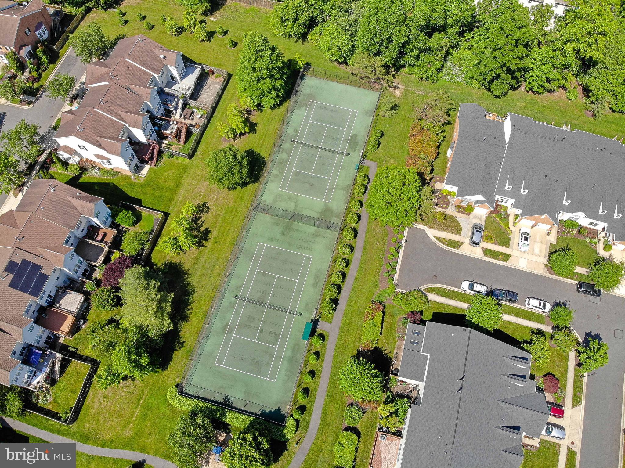 306 COLONY POINT PLACE