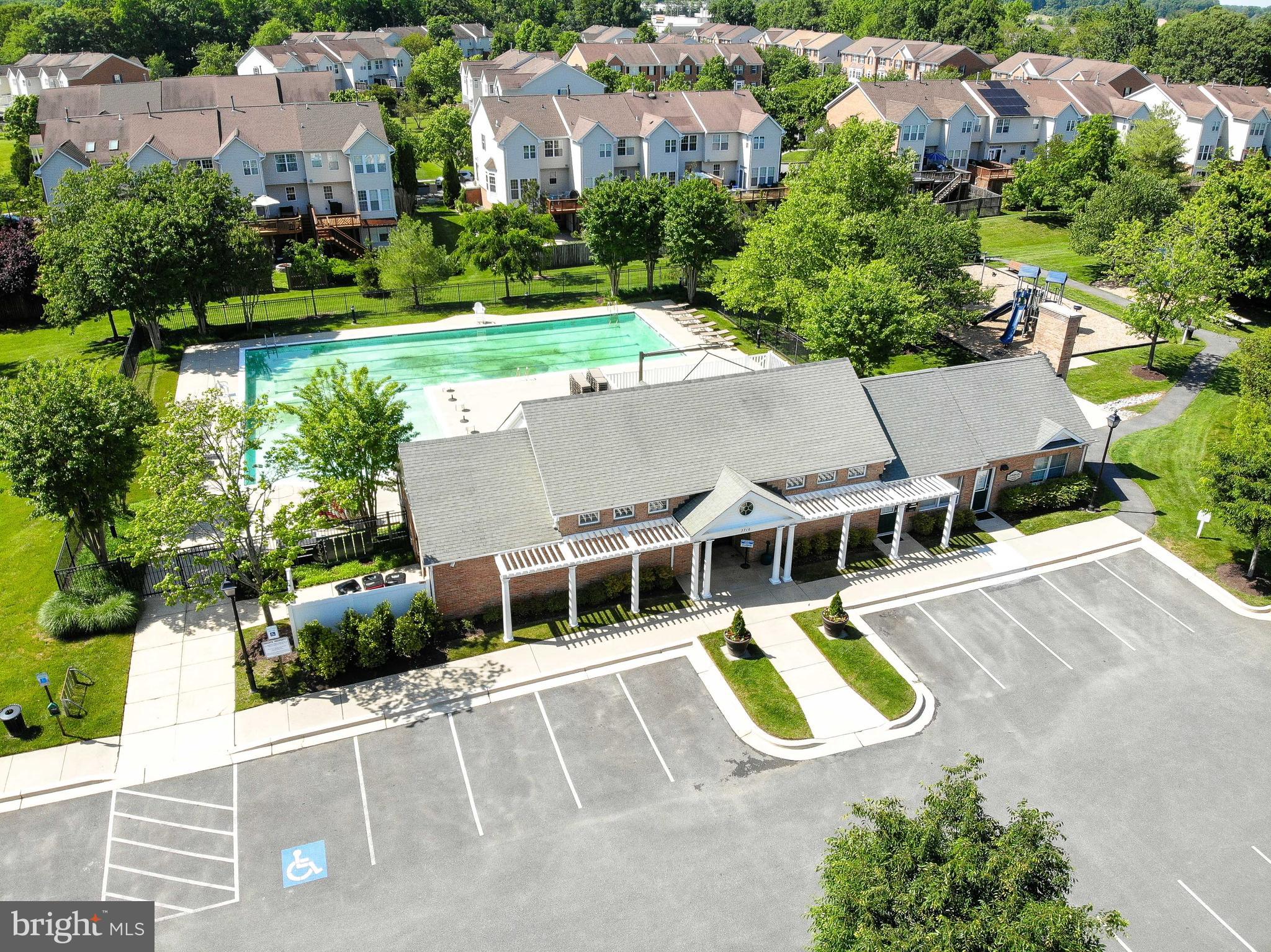 306 COLONY POINT PLACE