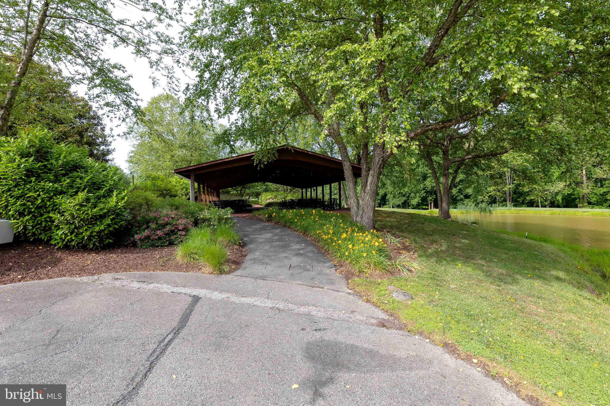 306 COLONY POINT PLACE