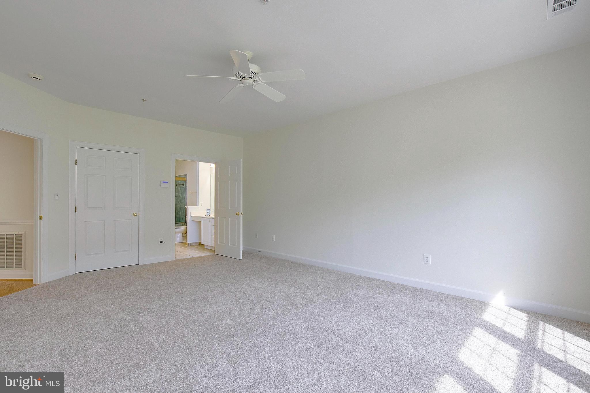 306 COLONY POINT PLACE