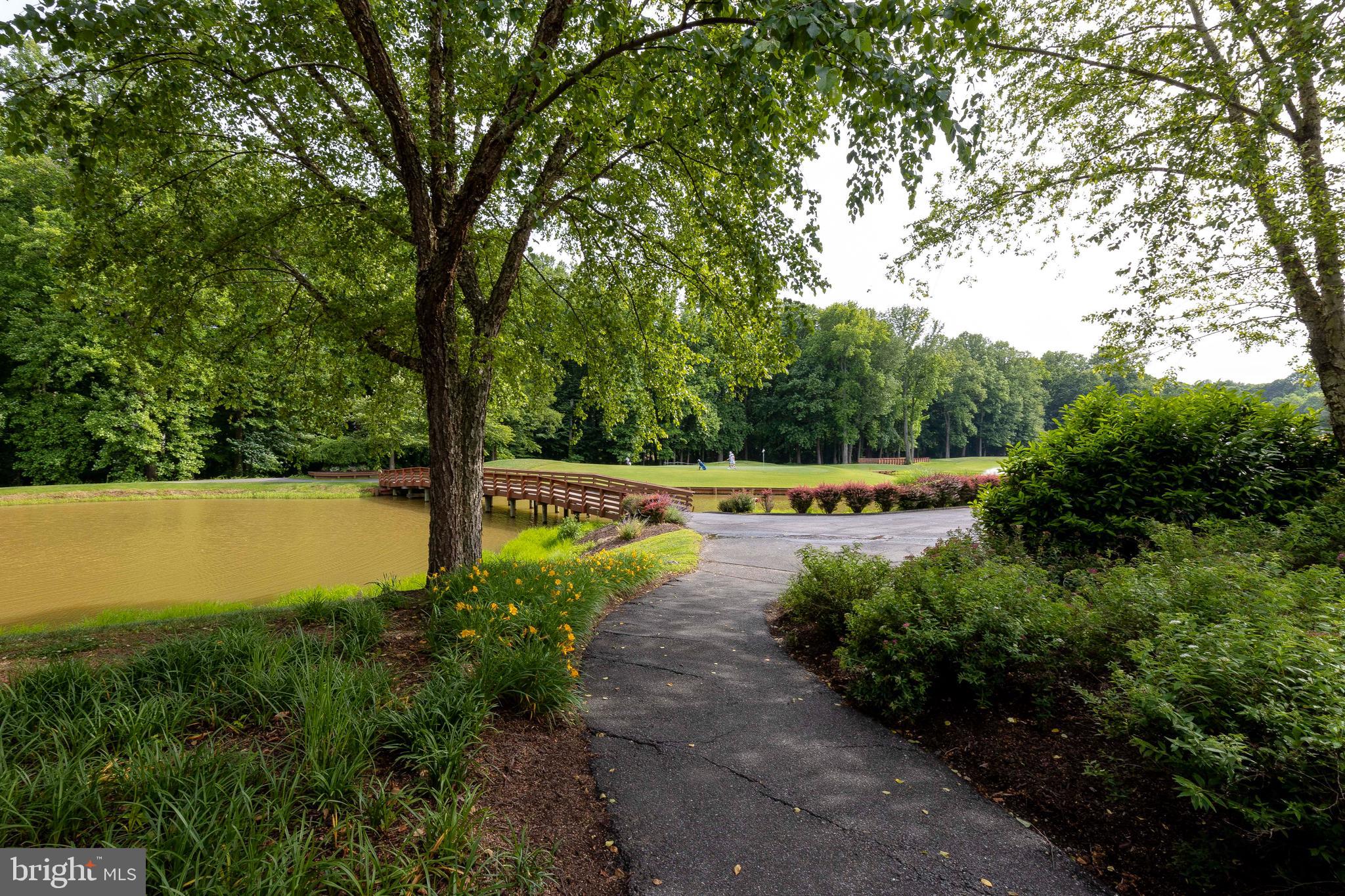 306 COLONY POINT PLACE