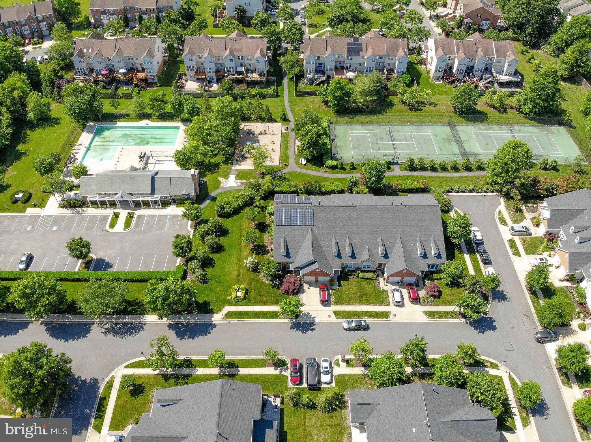 306 COLONY POINT PLACE