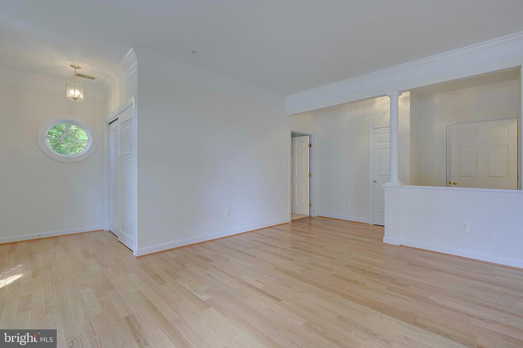 306 COLONY POINT PLACE