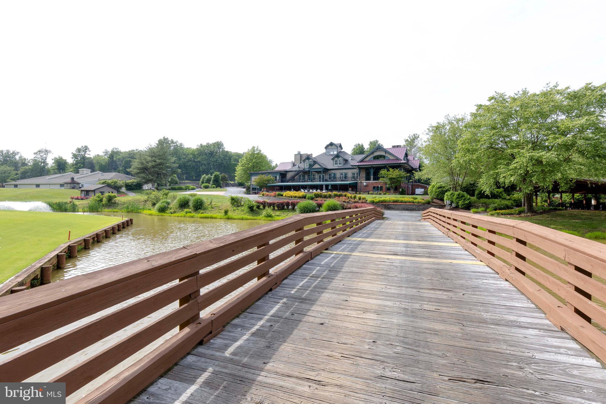 306 COLONY POINT PLACE