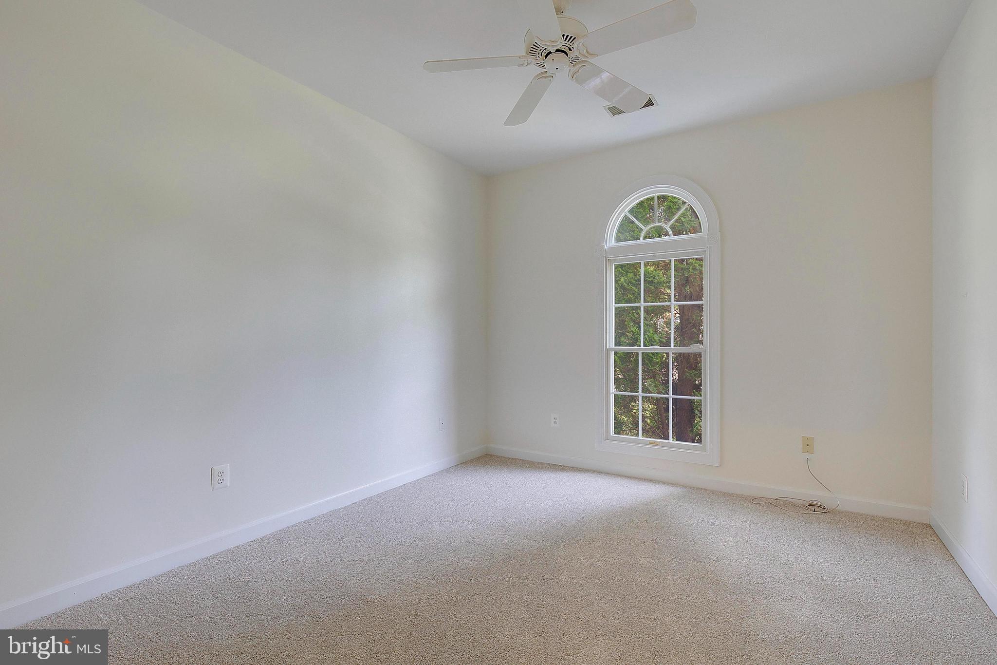 306 COLONY POINT PLACE