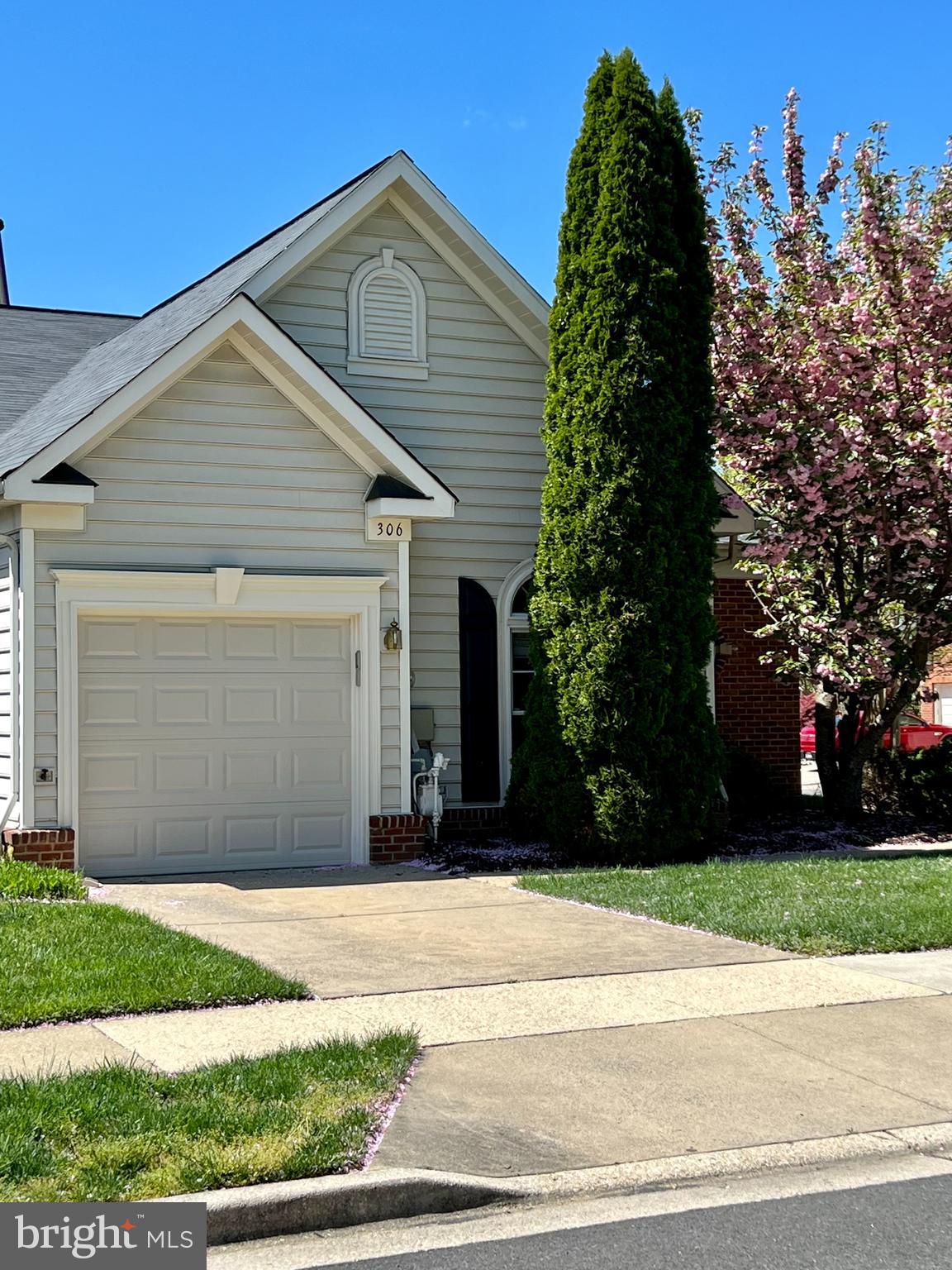 306 COLONY POINT PLACE