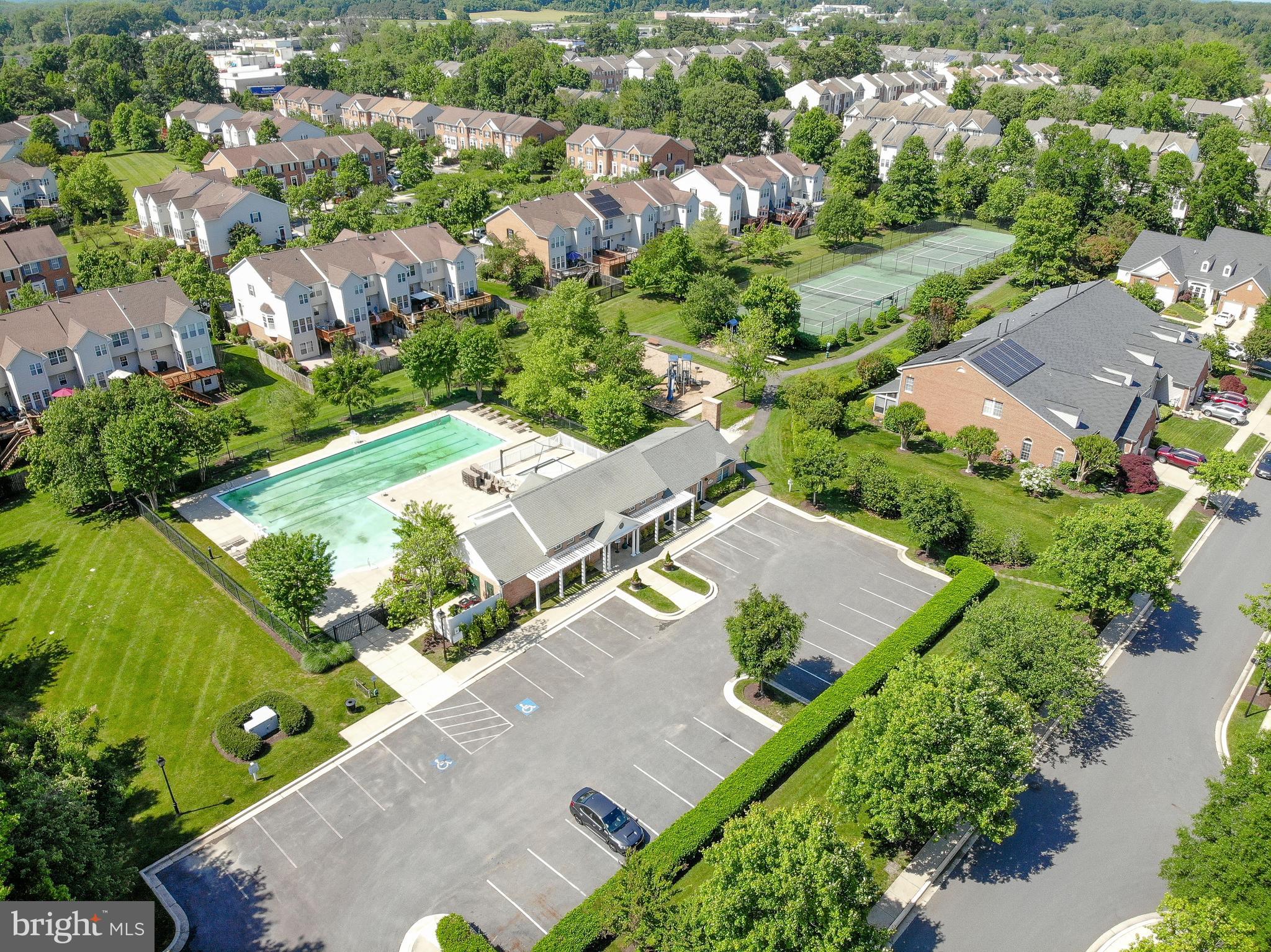 306 COLONY POINT PLACE