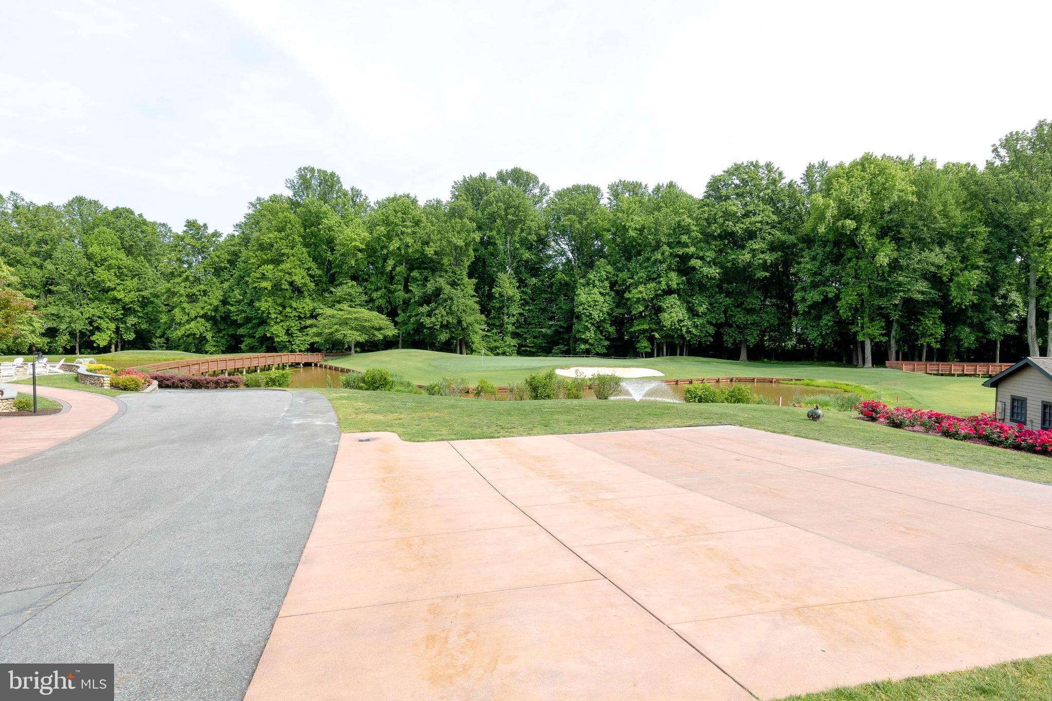 306 COLONY POINT PLACE