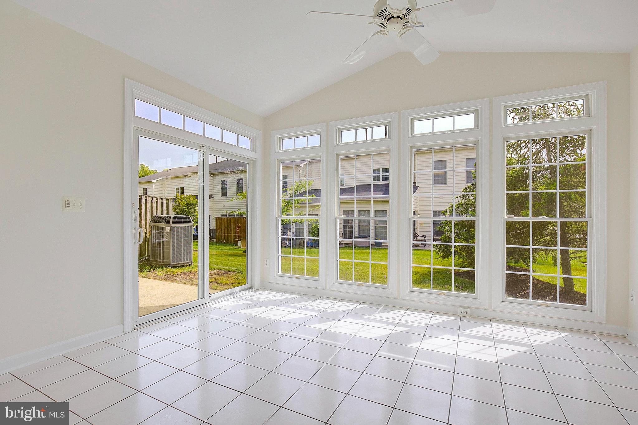 306 COLONY POINT PLACE