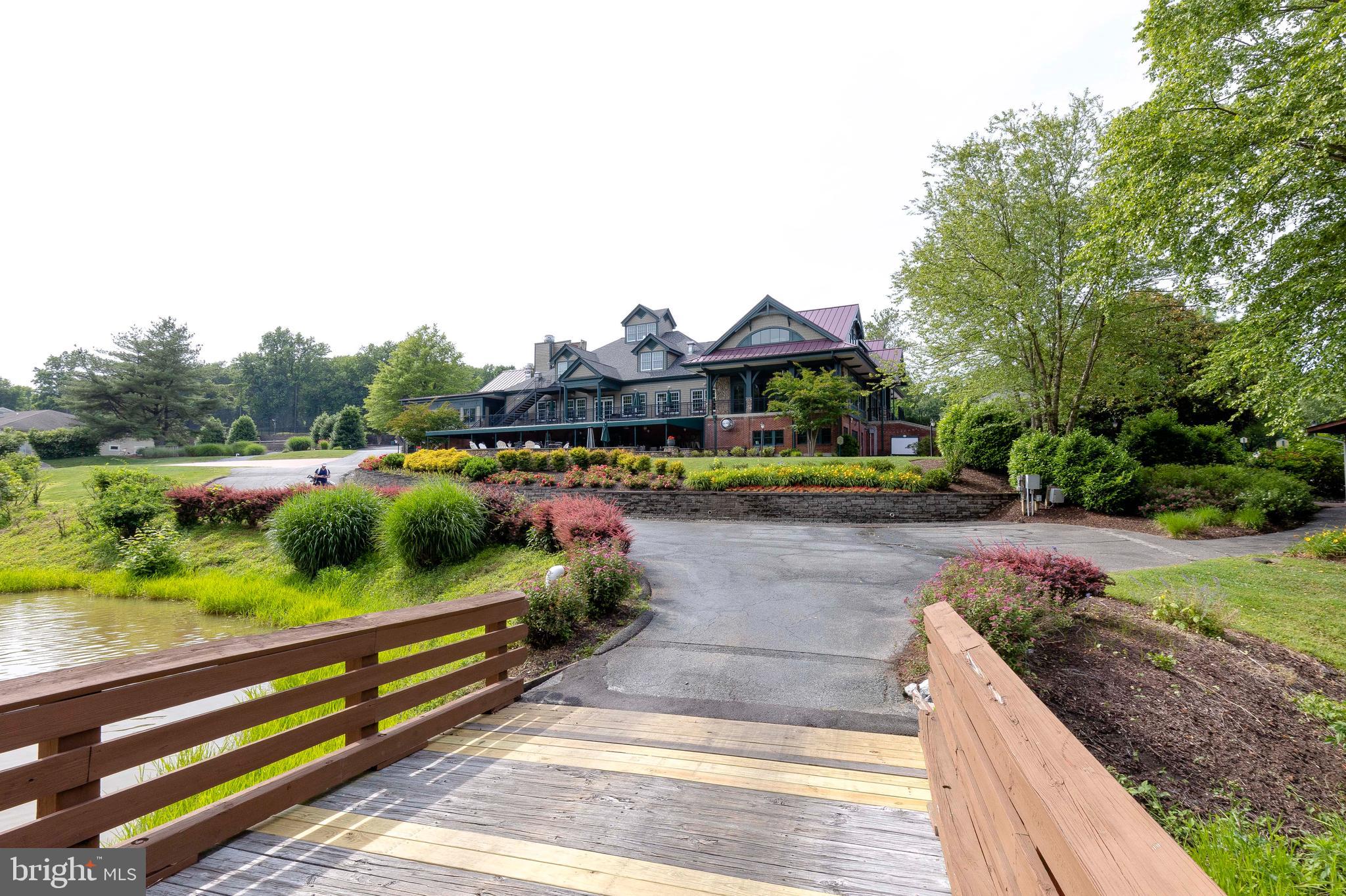 306 COLONY POINT PLACE