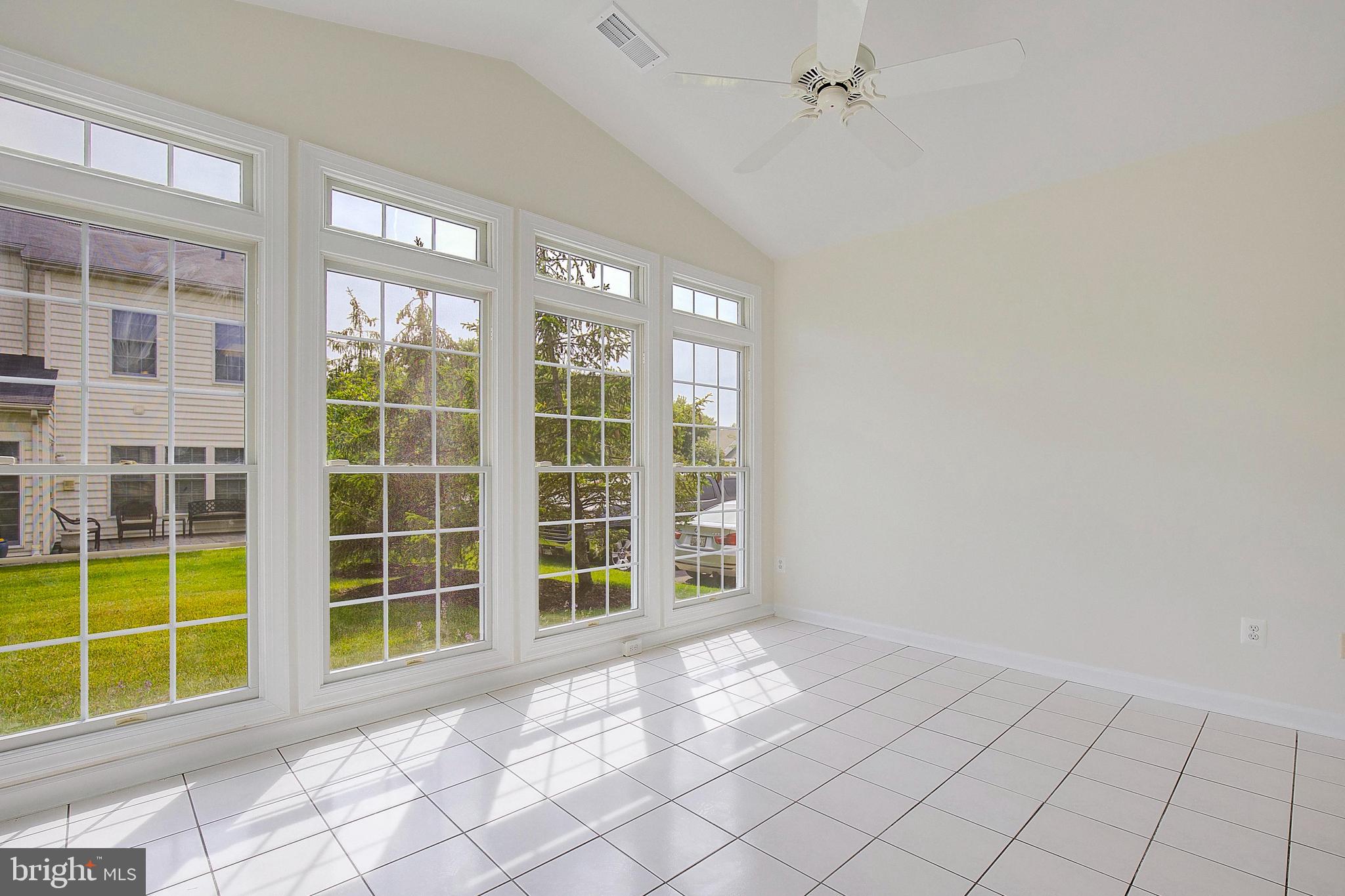 306 COLONY POINT PLACE