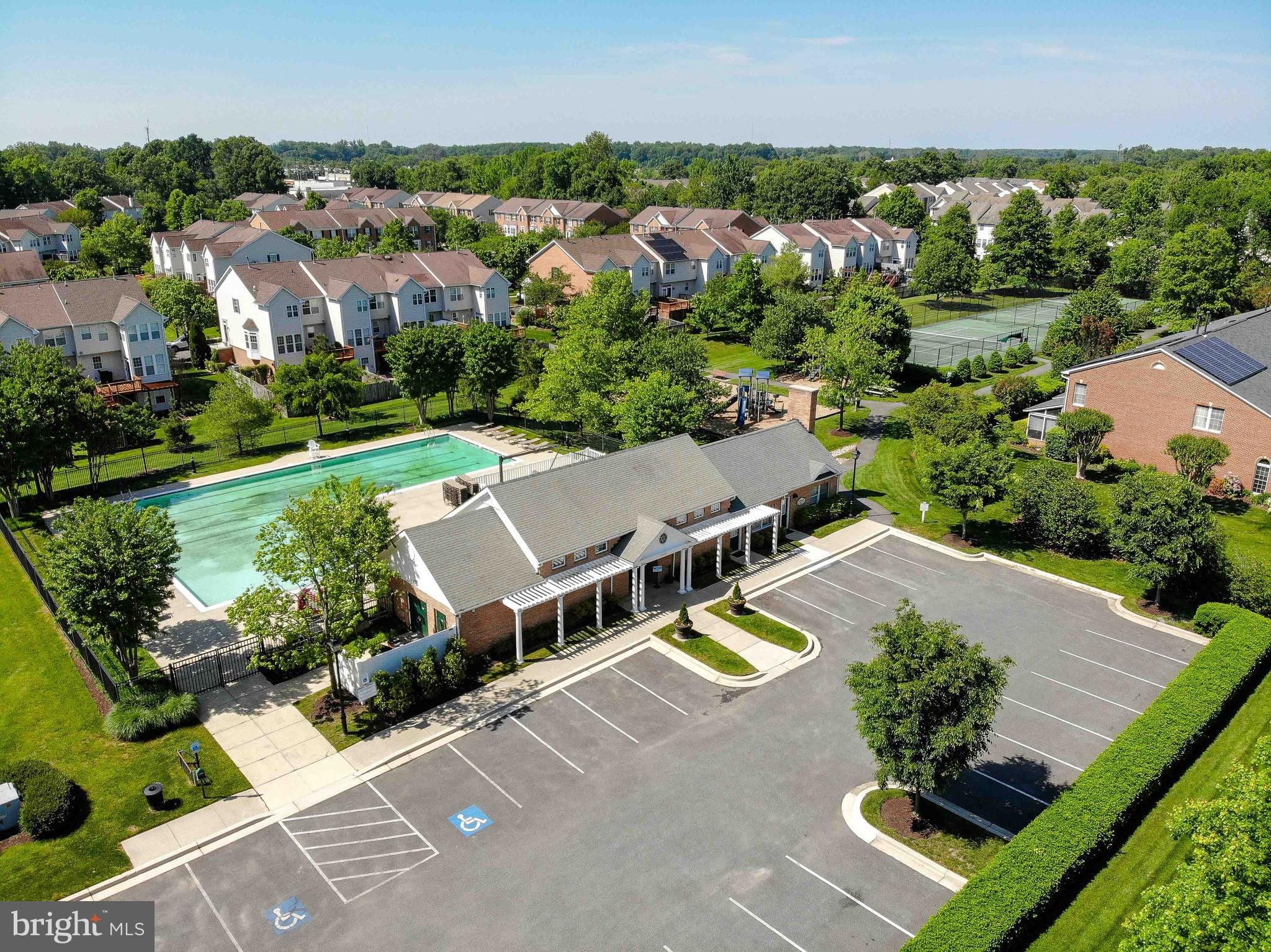 306 COLONY POINT PLACE