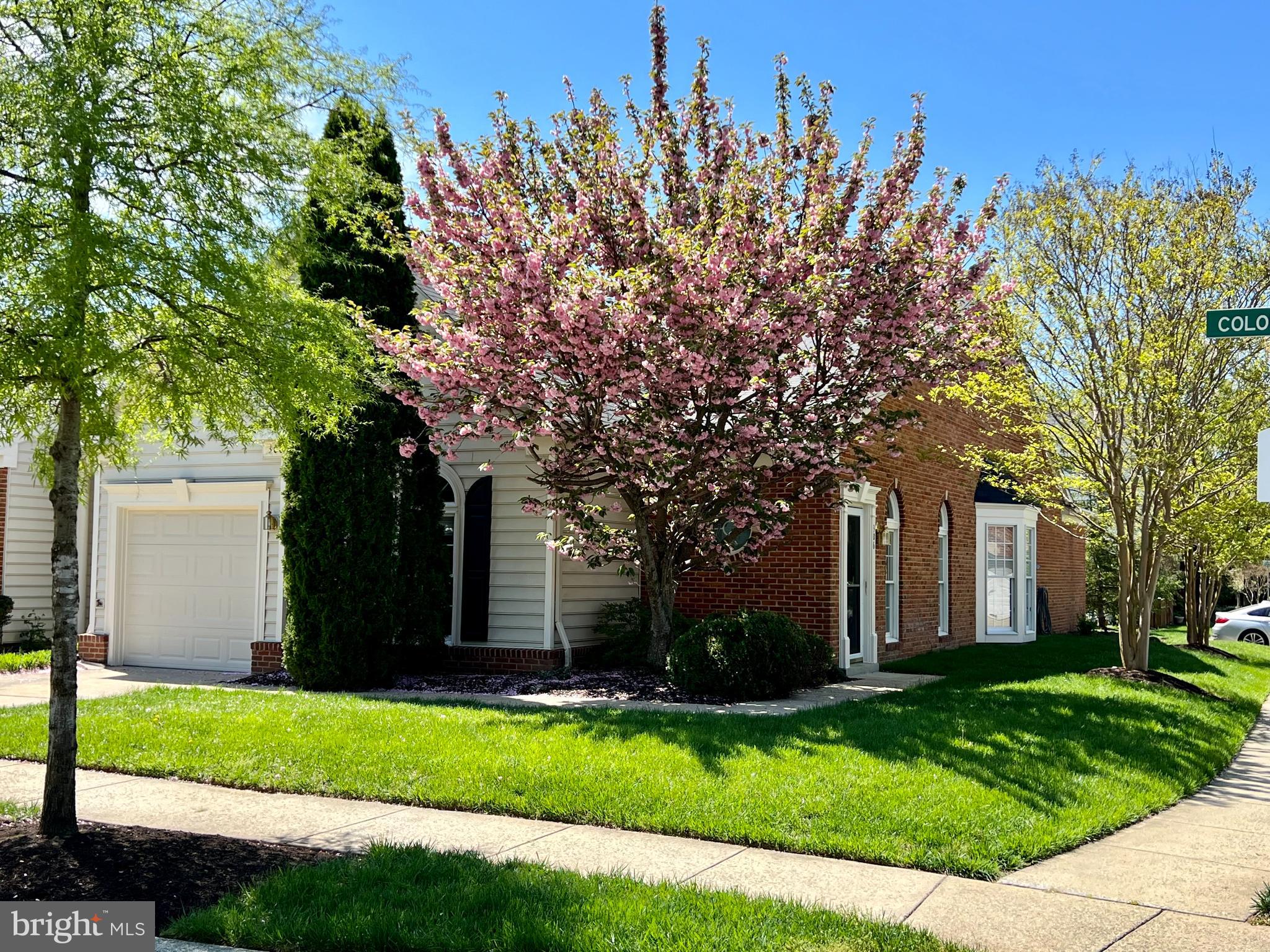 306 COLONY POINT PLACE