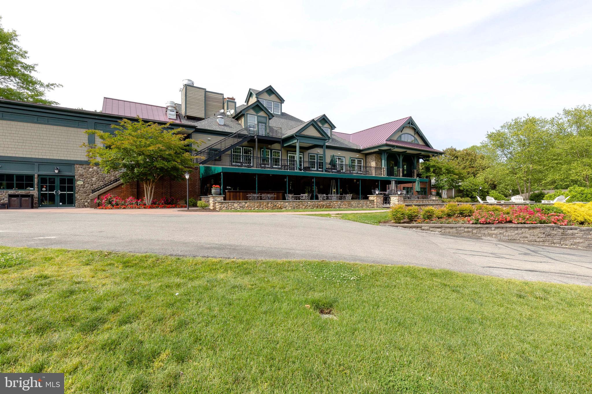 306 COLONY POINT PLACE