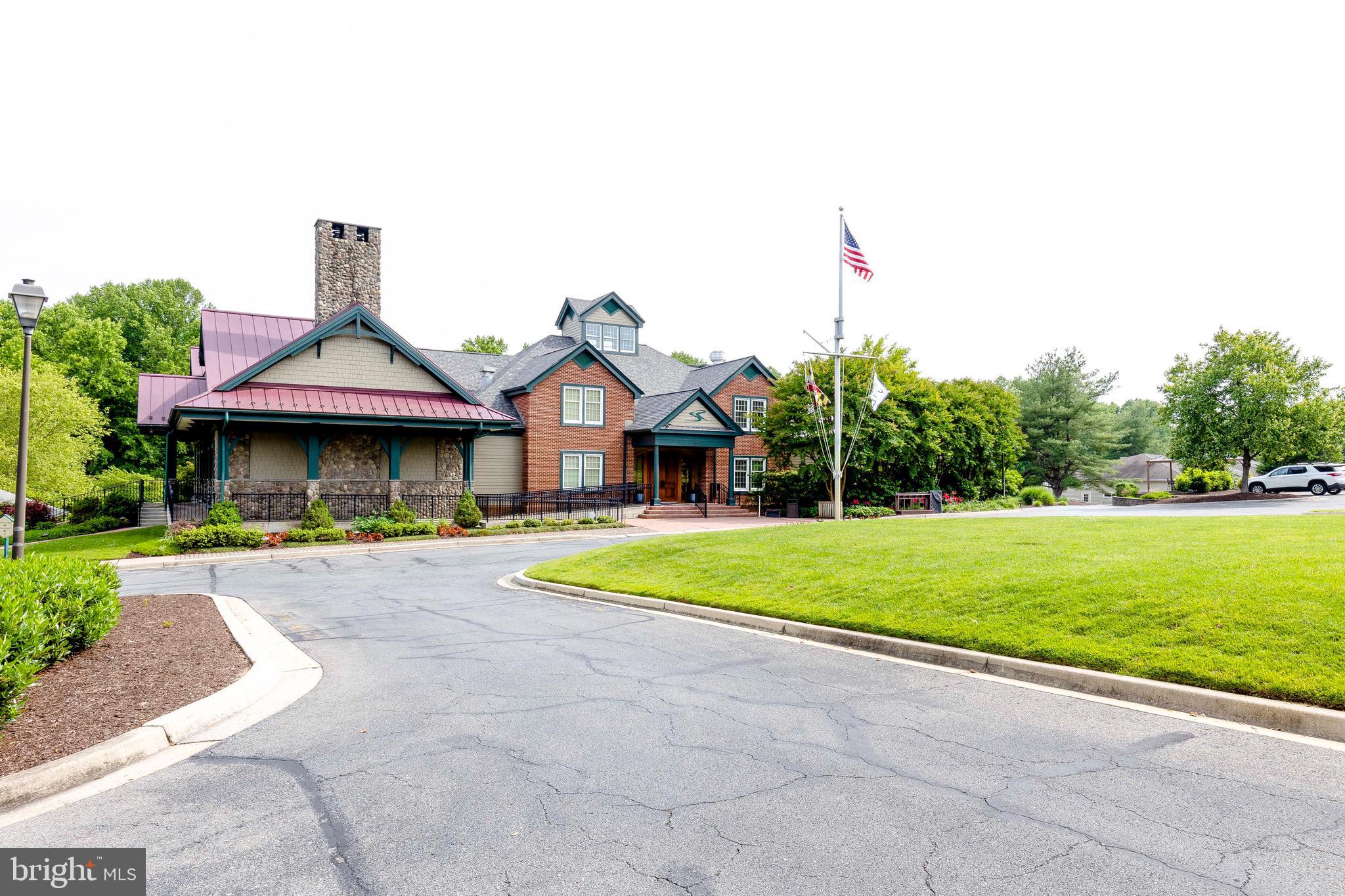 306 COLONY POINT PLACE