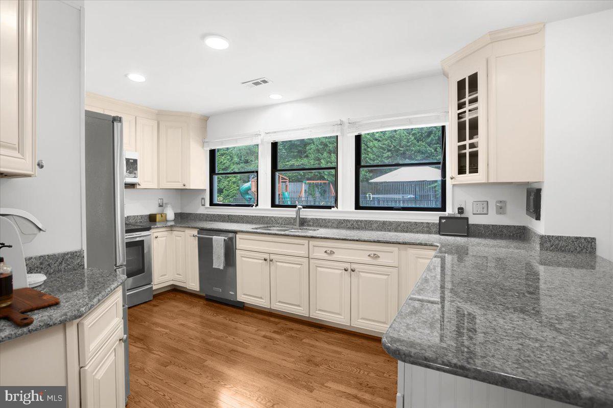 1022 NEW DAWN LANE