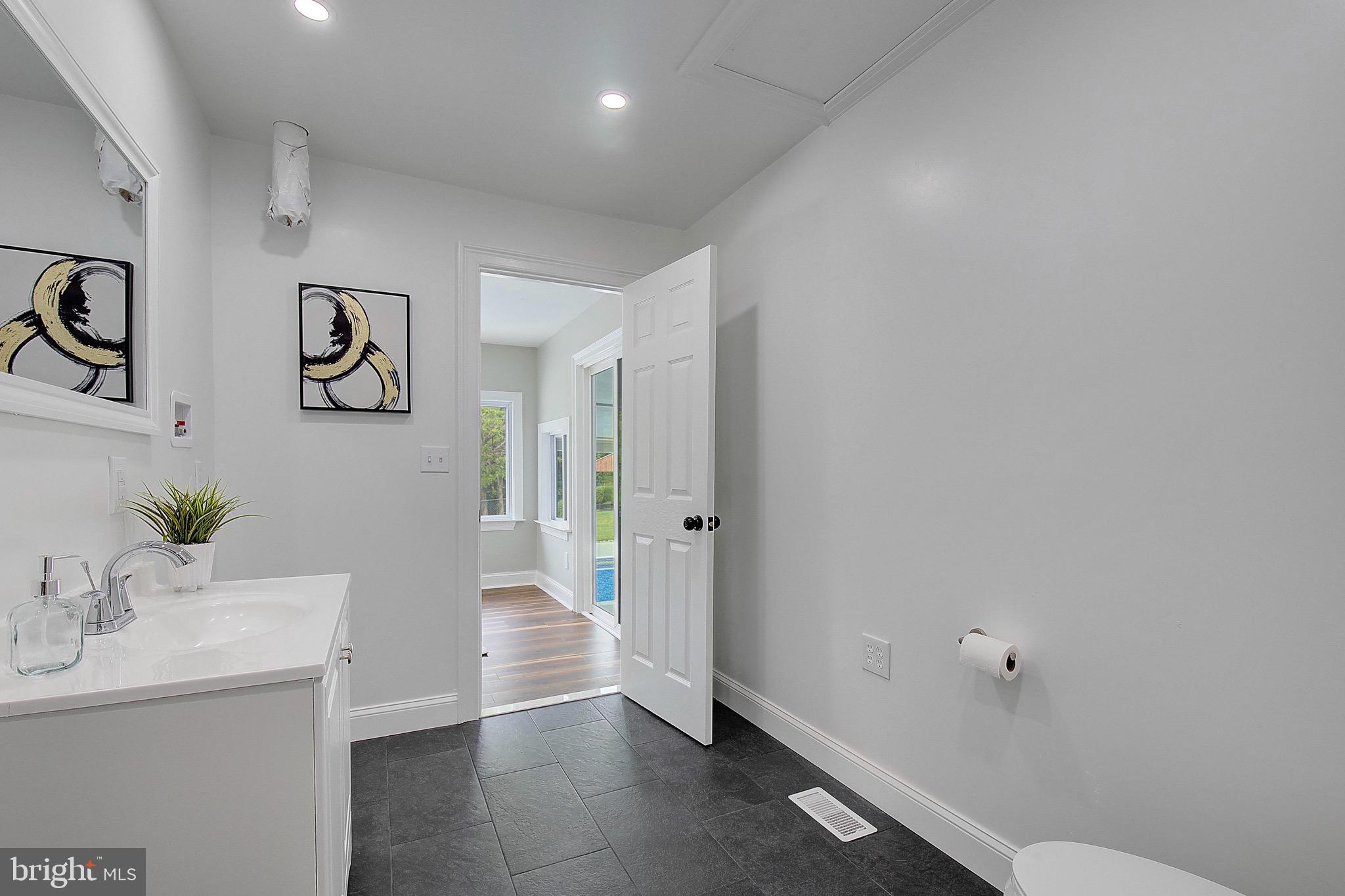 510 CORBIN PARKWAY