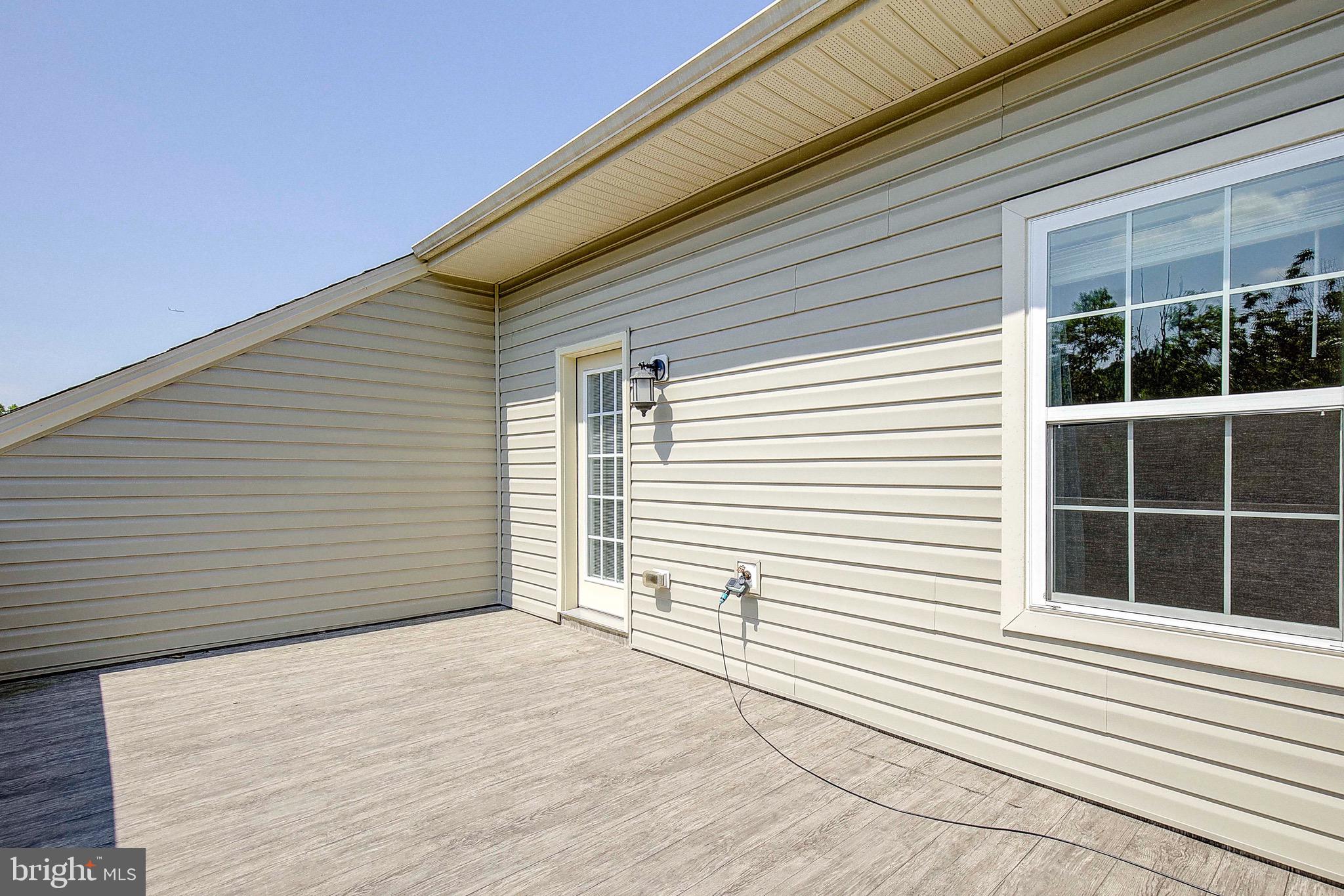 621 CLEAR BLUE LANE
