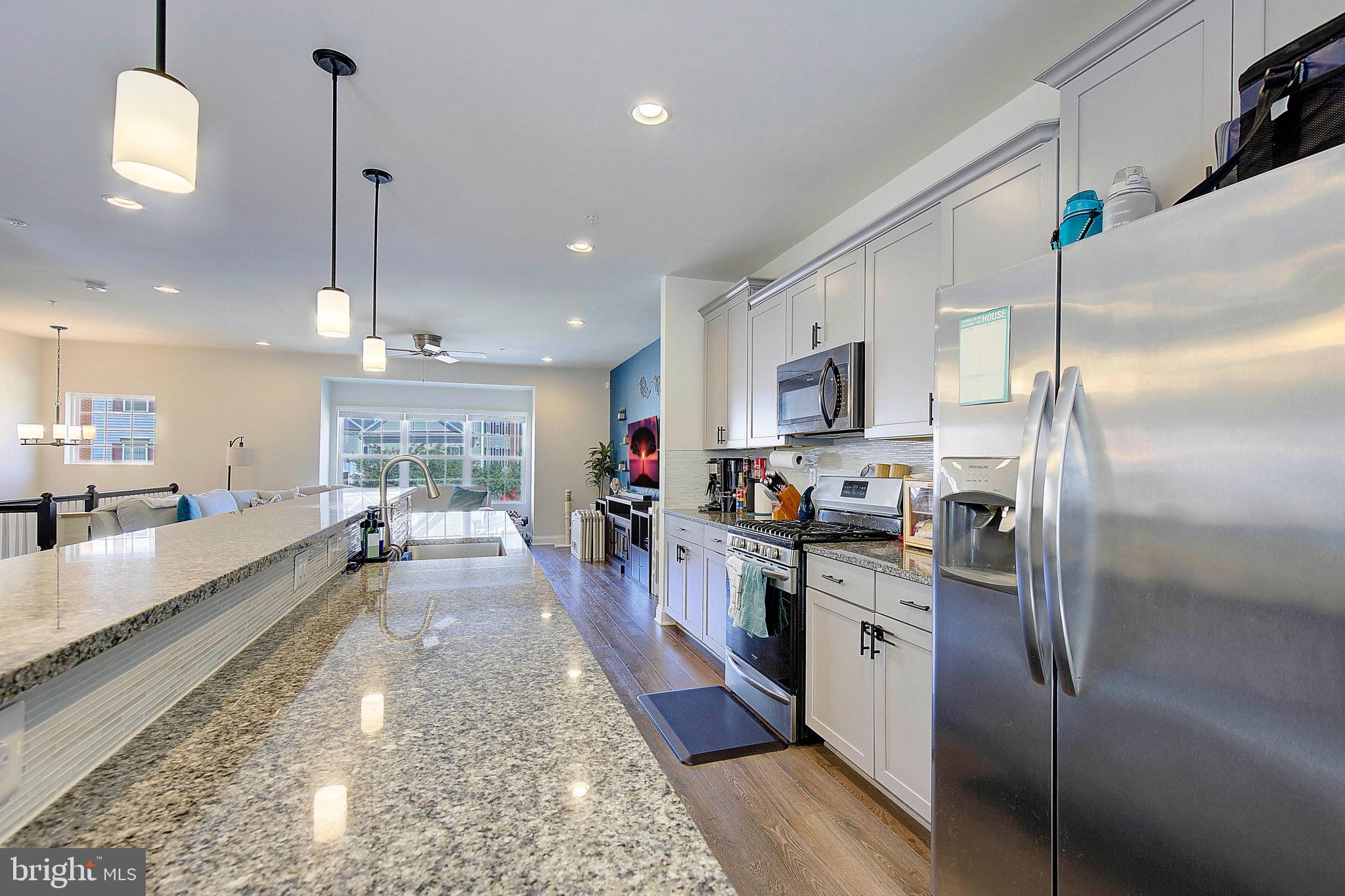 621 CLEAR BLUE LANE