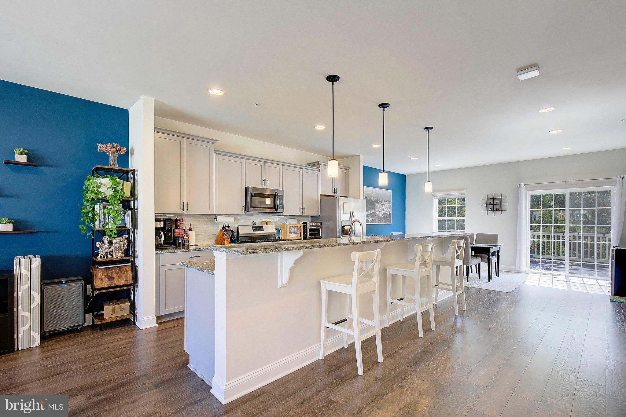 621 CLEAR BLUE LANE