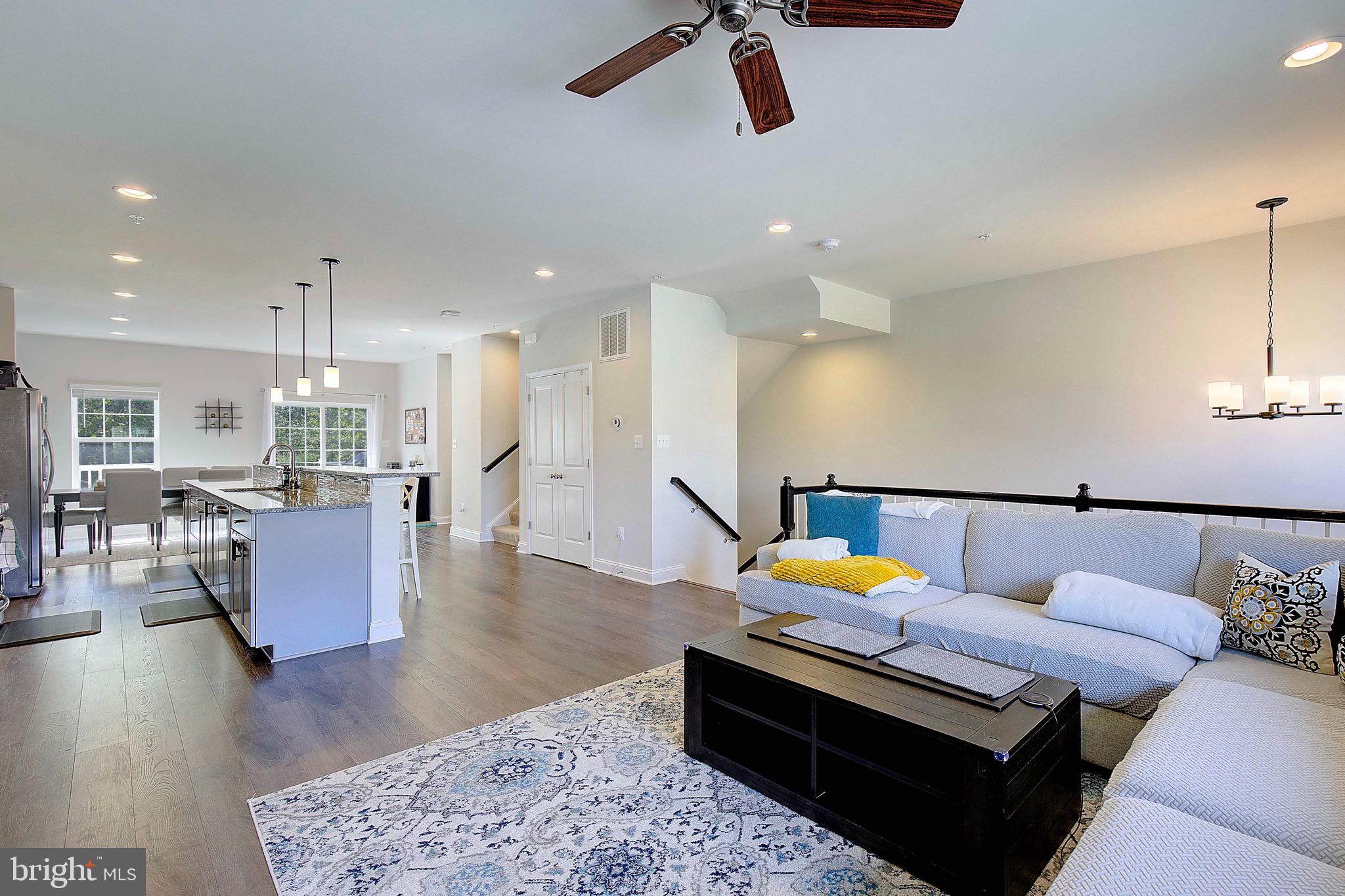 621 CLEAR BLUE LANE