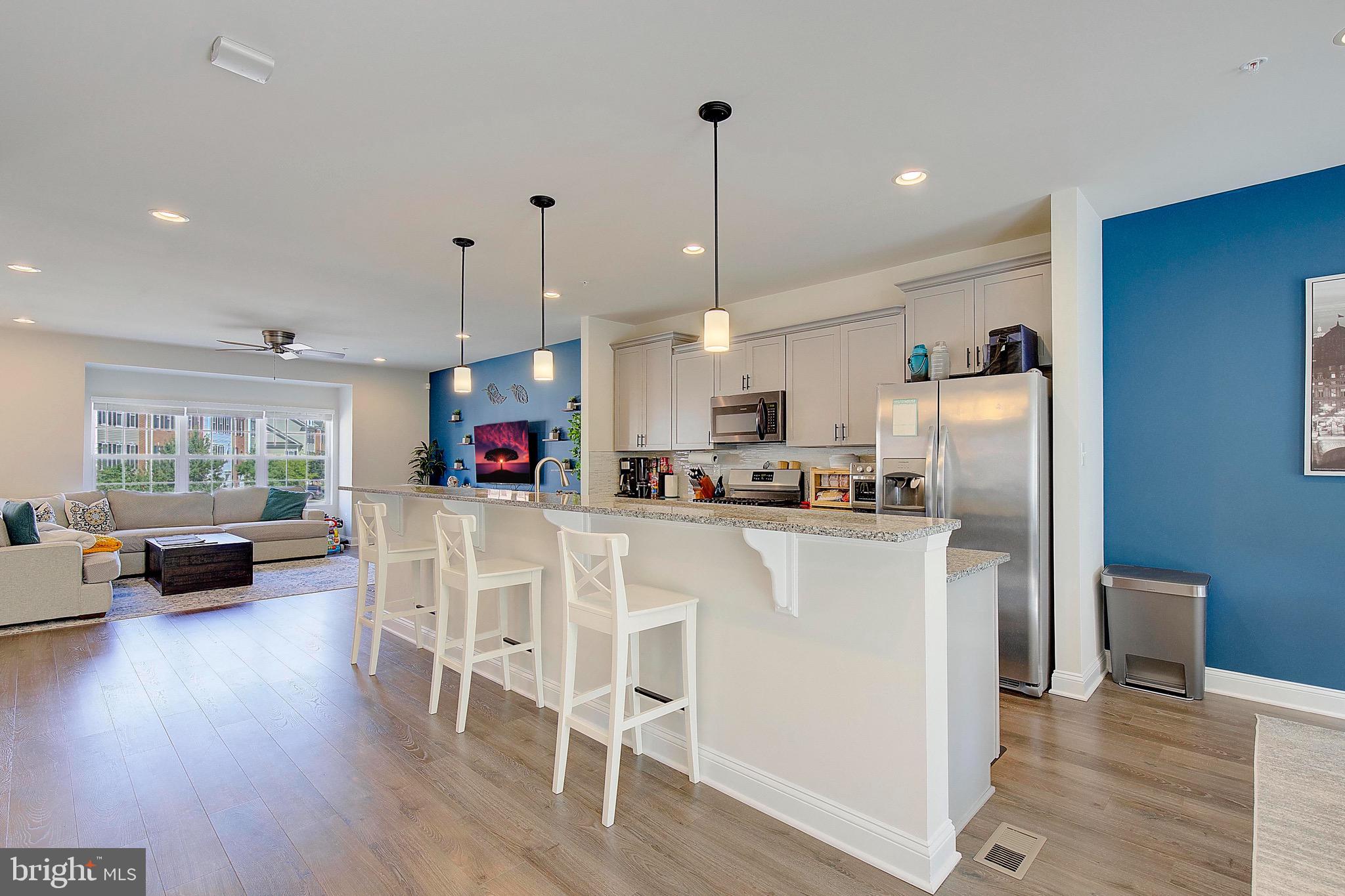 621 CLEAR BLUE LANE