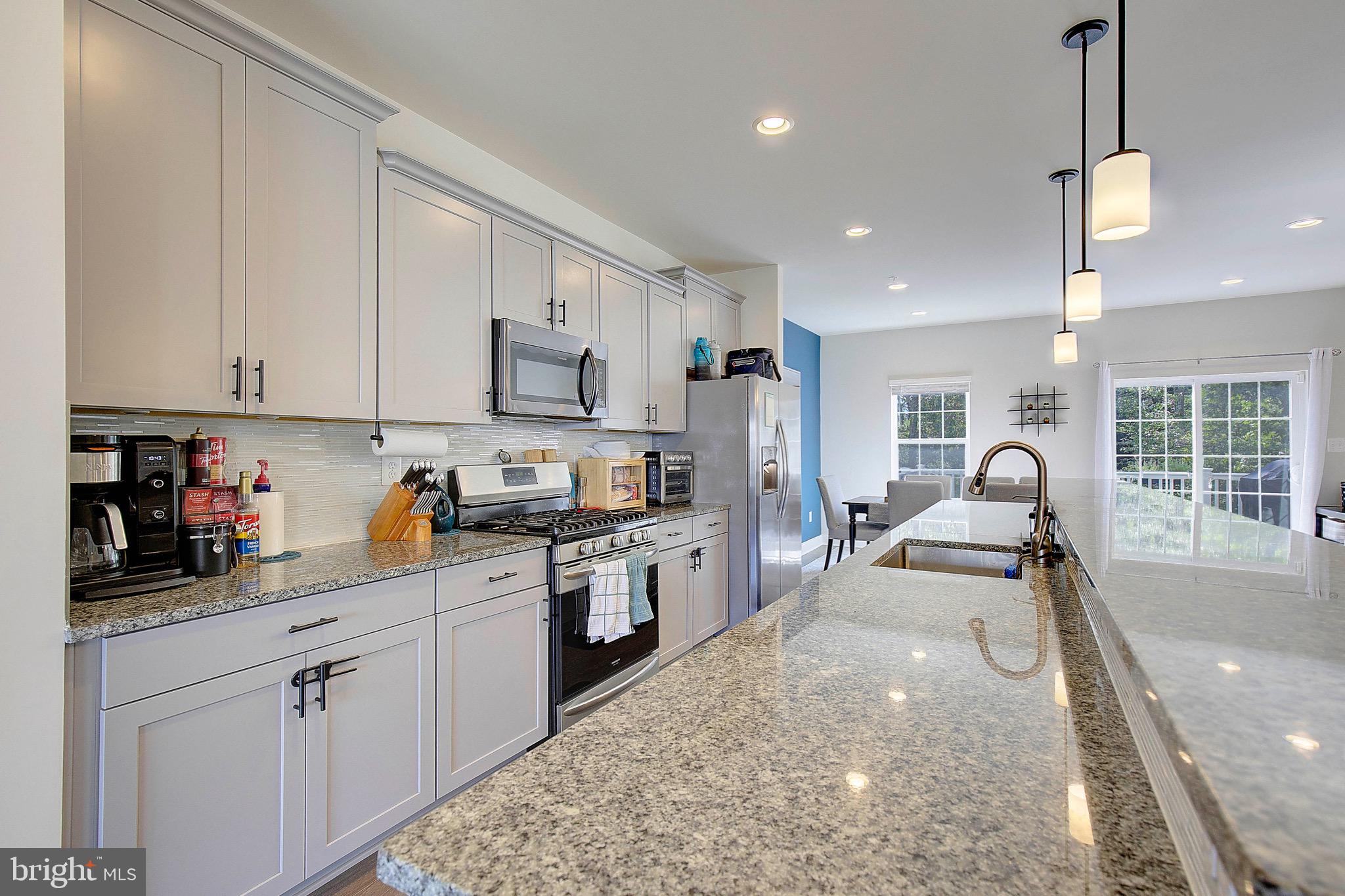 621 CLEAR BLUE LANE