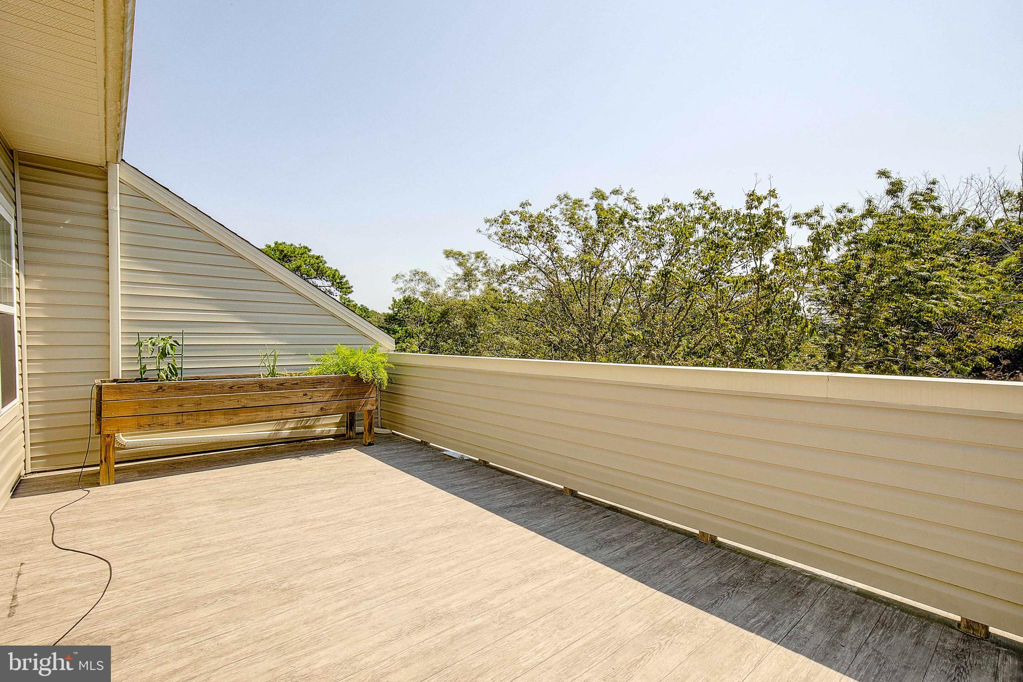 621 CLEAR BLUE LANE