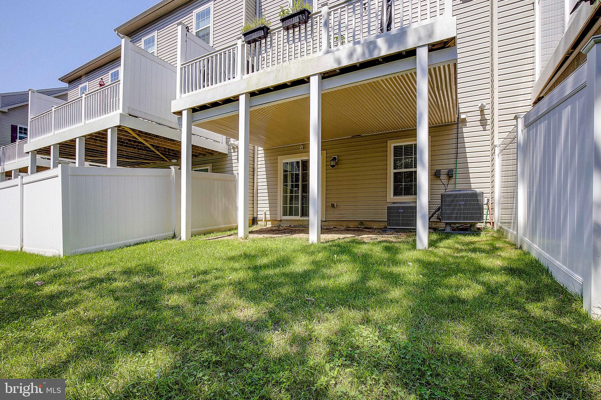 621 CLEAR BLUE LANE