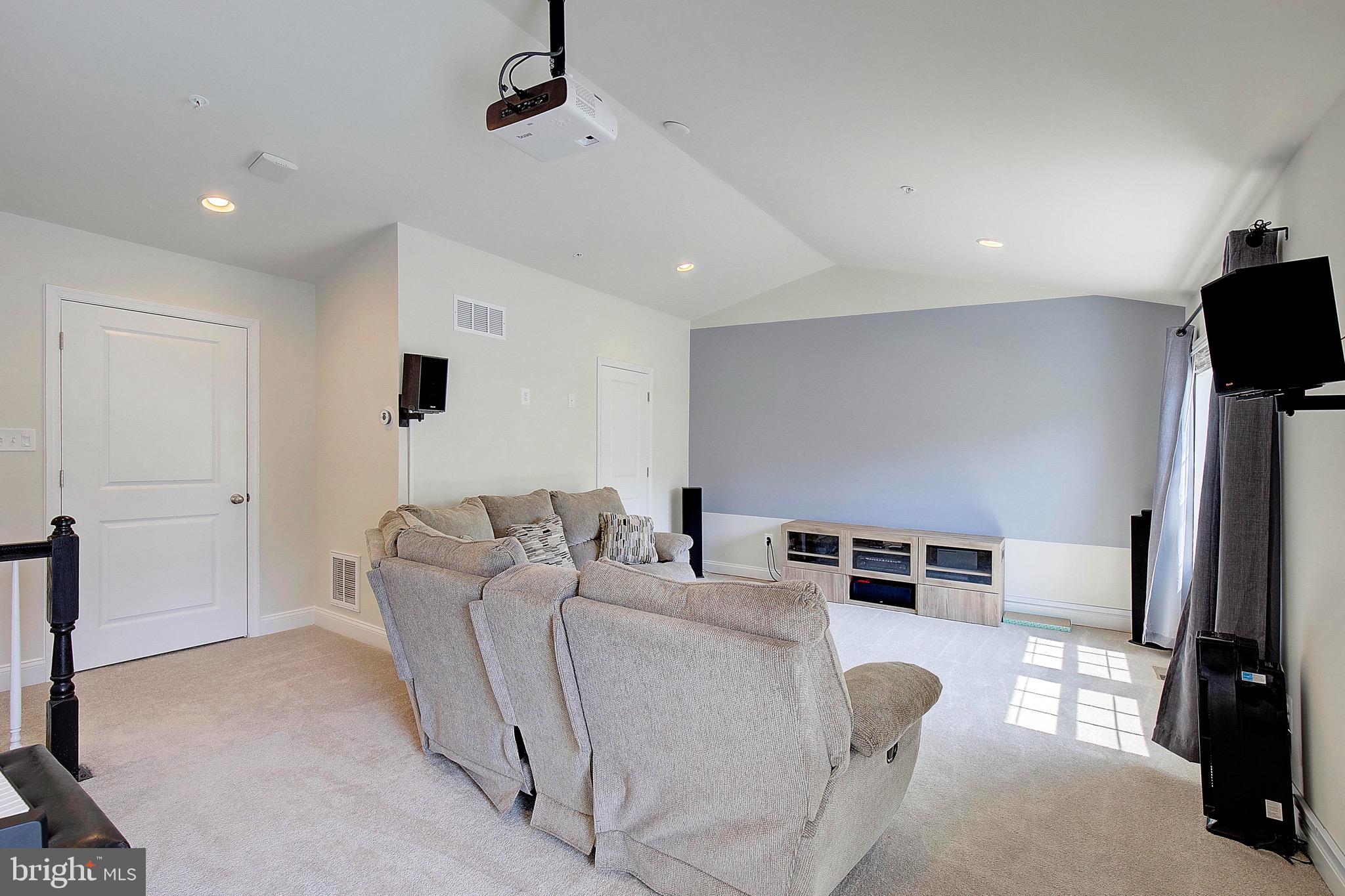 621 CLEAR BLUE LANE