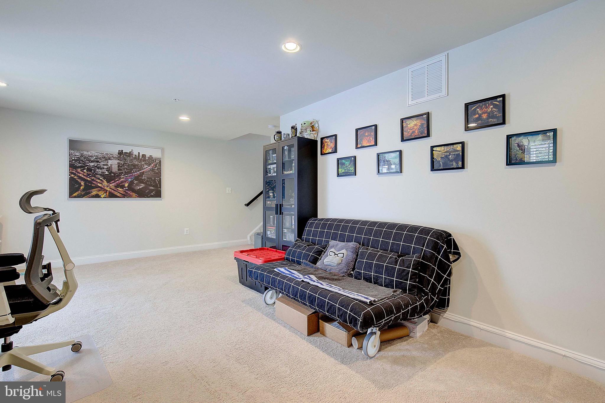 621 CLEAR BLUE LANE