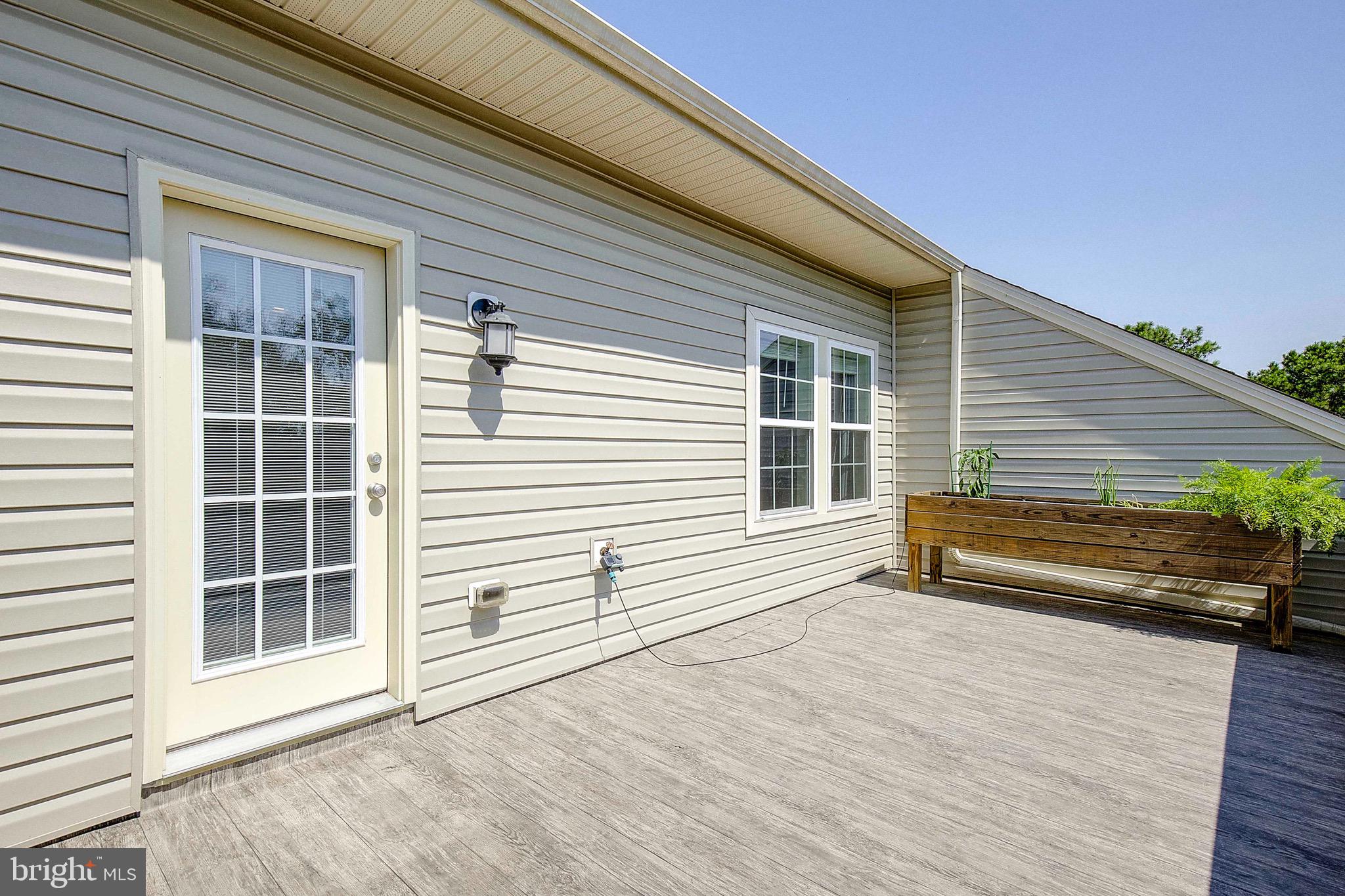 621 CLEAR BLUE LANE