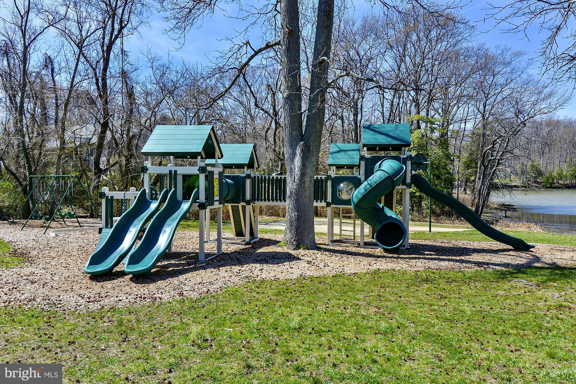1538 Warfield ROAD