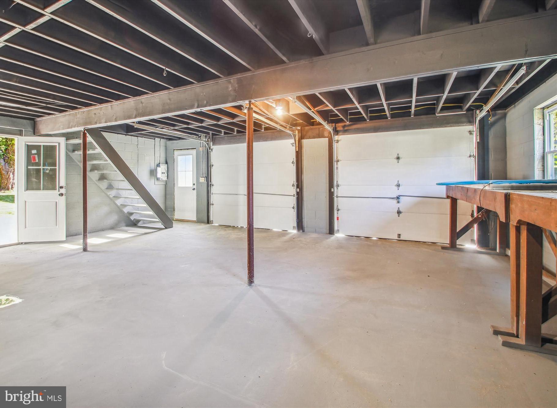 1538 Warfield ROAD