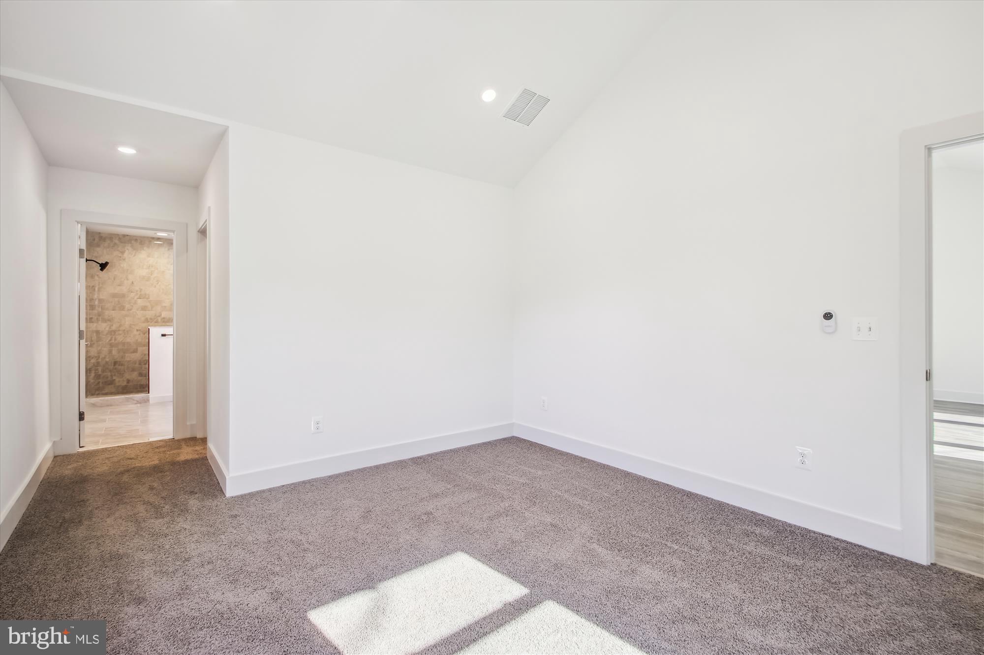 1538 Warfield ROAD