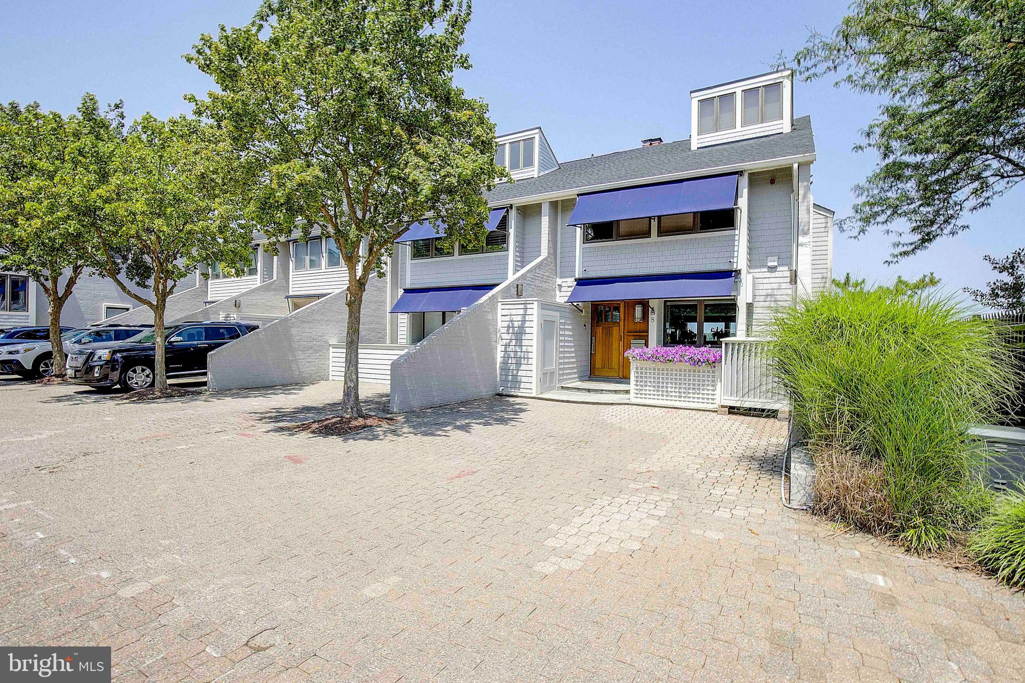 8 Eastern Avenue