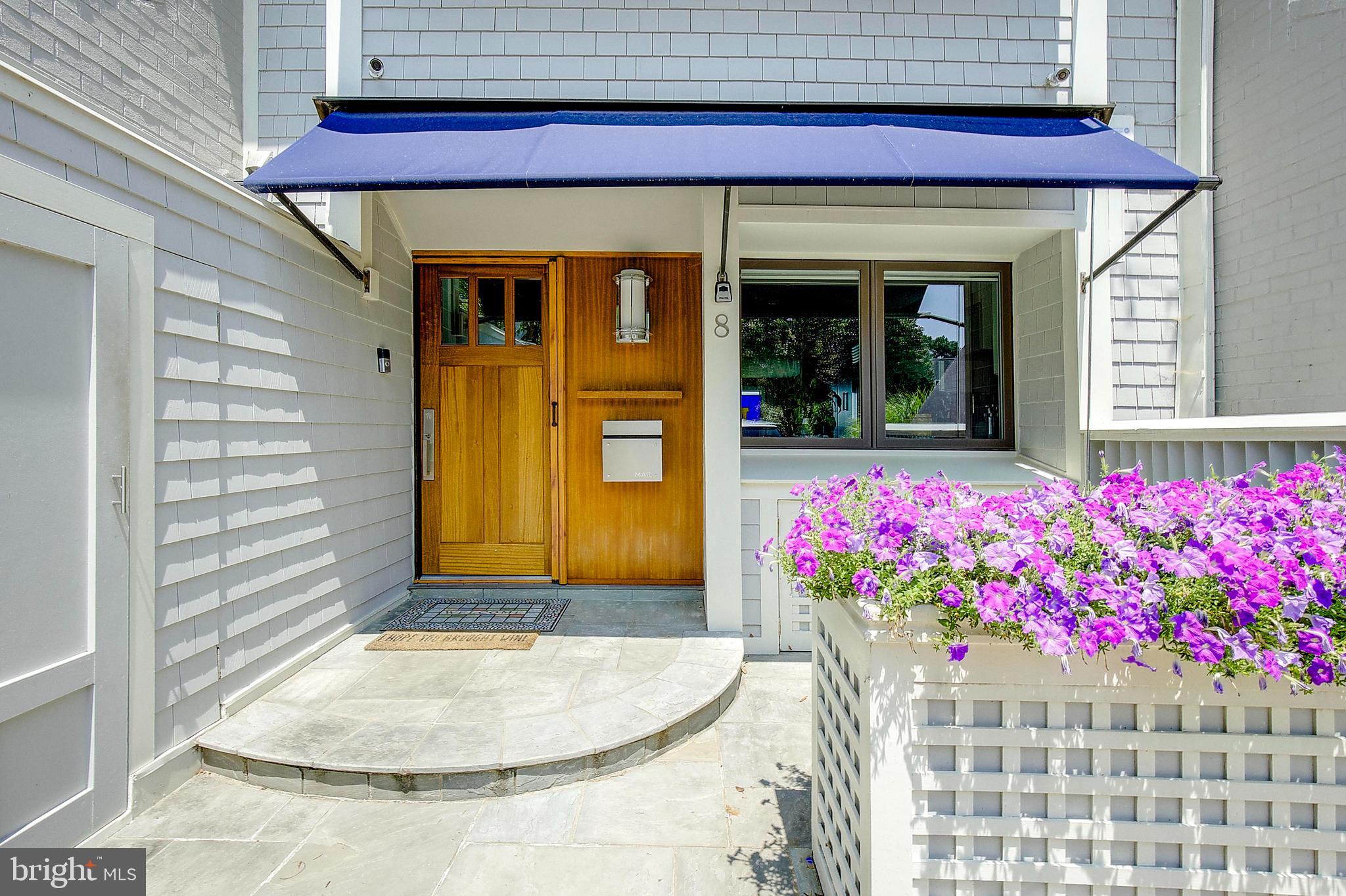 8 Eastern Avenue