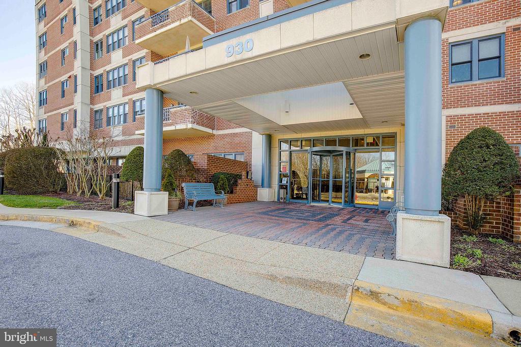 930 Astern Way #207