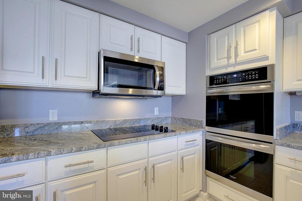 930 Astern Way #207