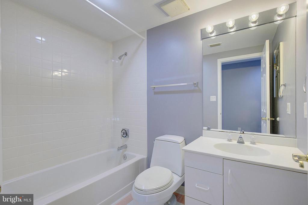 930 Astern Way #207