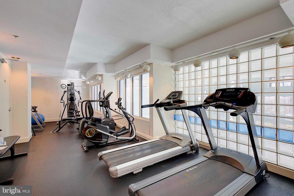 930 Astern Way #207