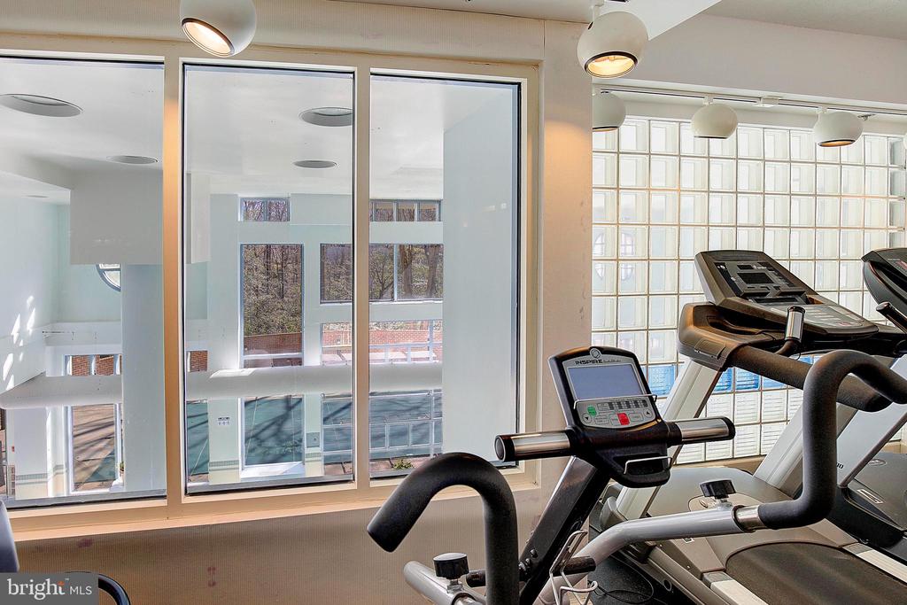 930 Astern Way #207