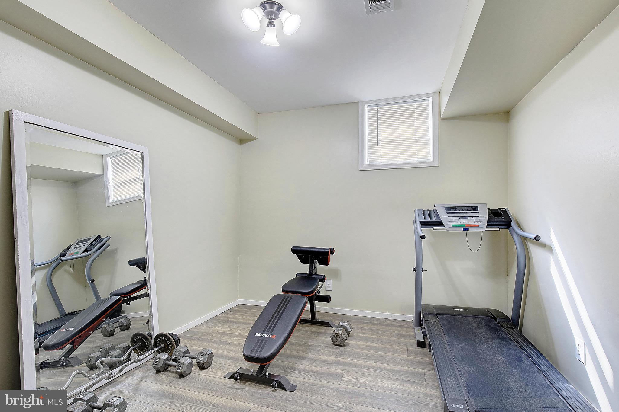 8210 Fort Smallwood Rd