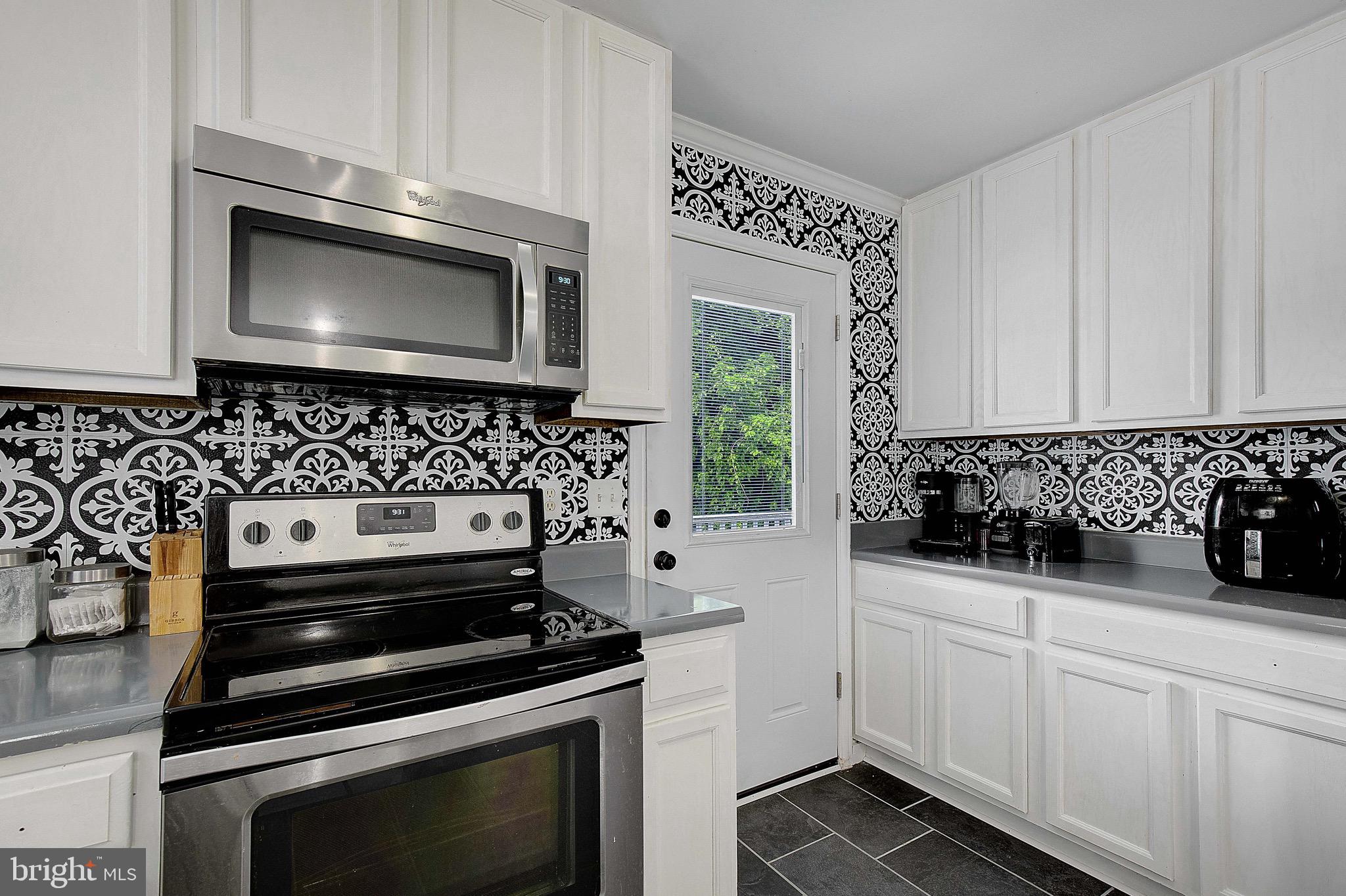 8210 Fort Smallwood Rd