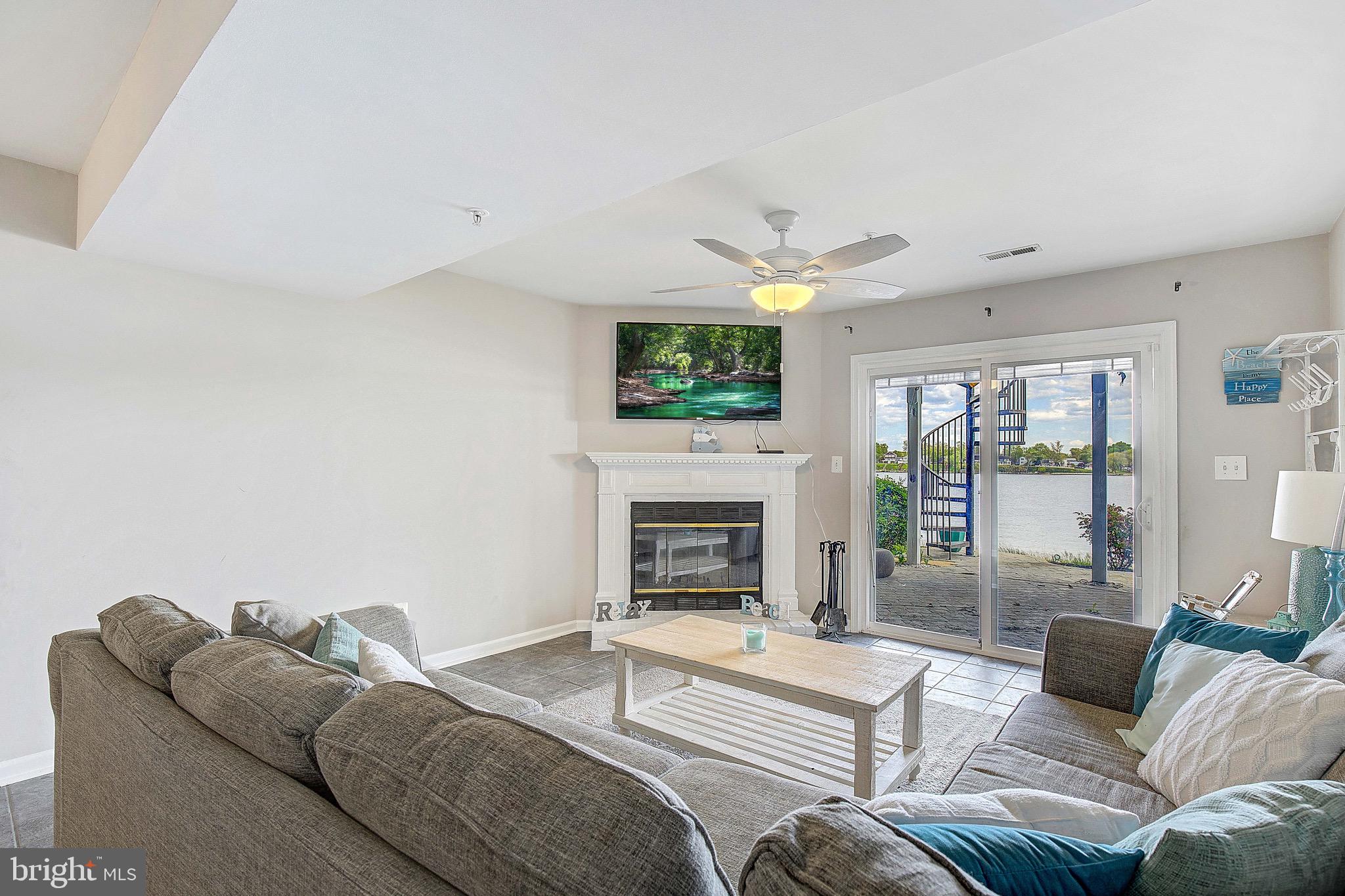 1355 Waterway Ct