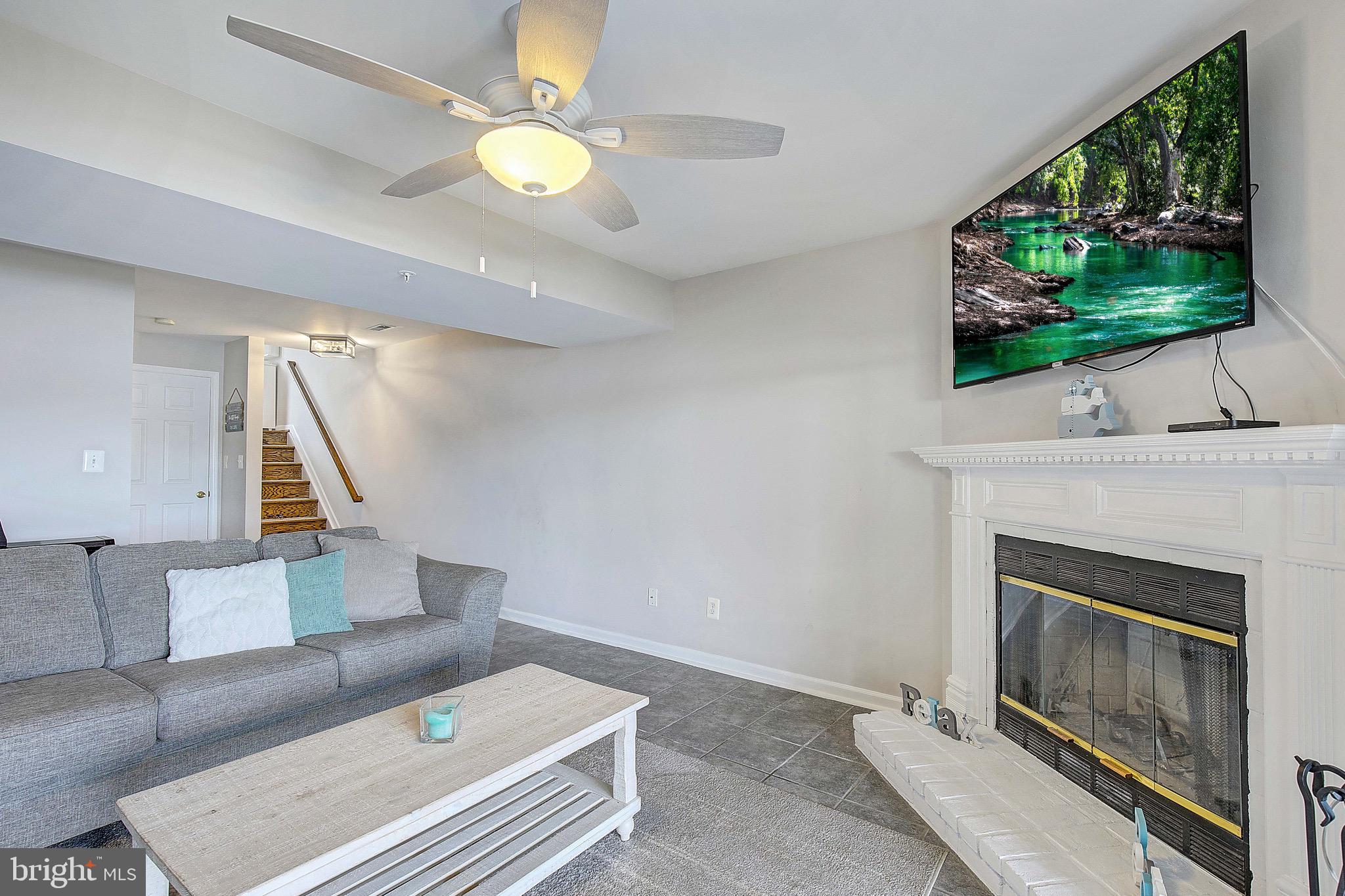 1355 Waterway Ct