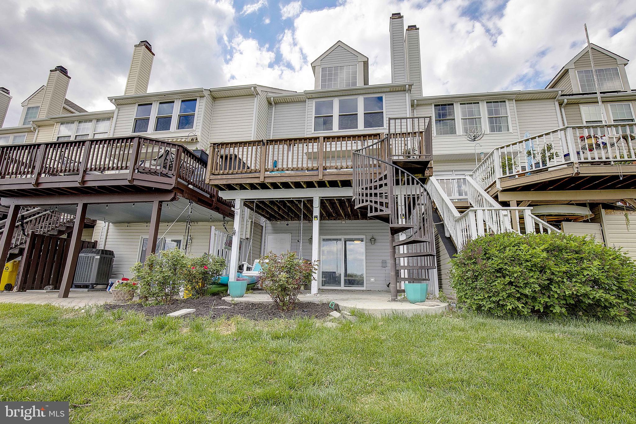 1355 Waterway Ct