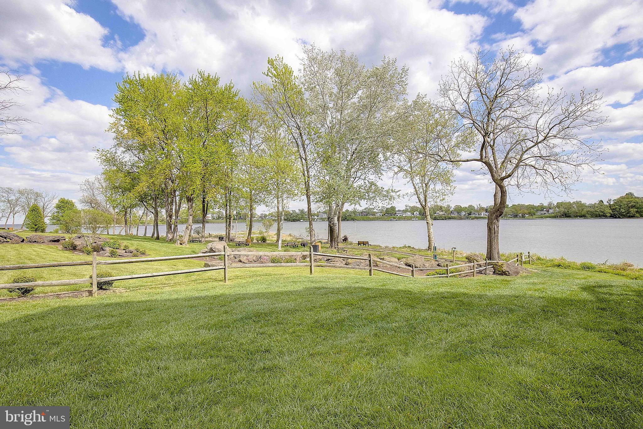 1355 Waterway Ct