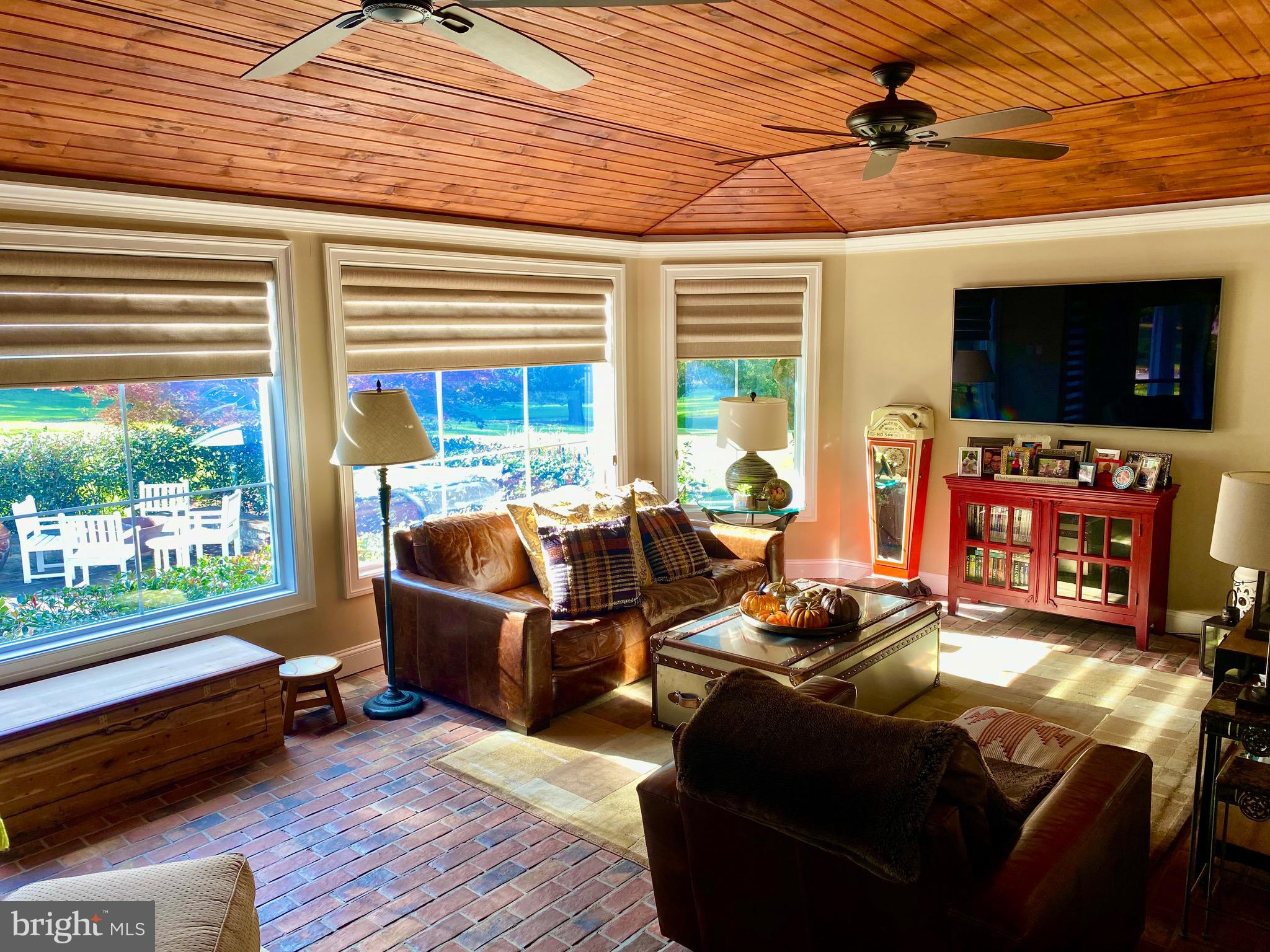335 Dubois Rd