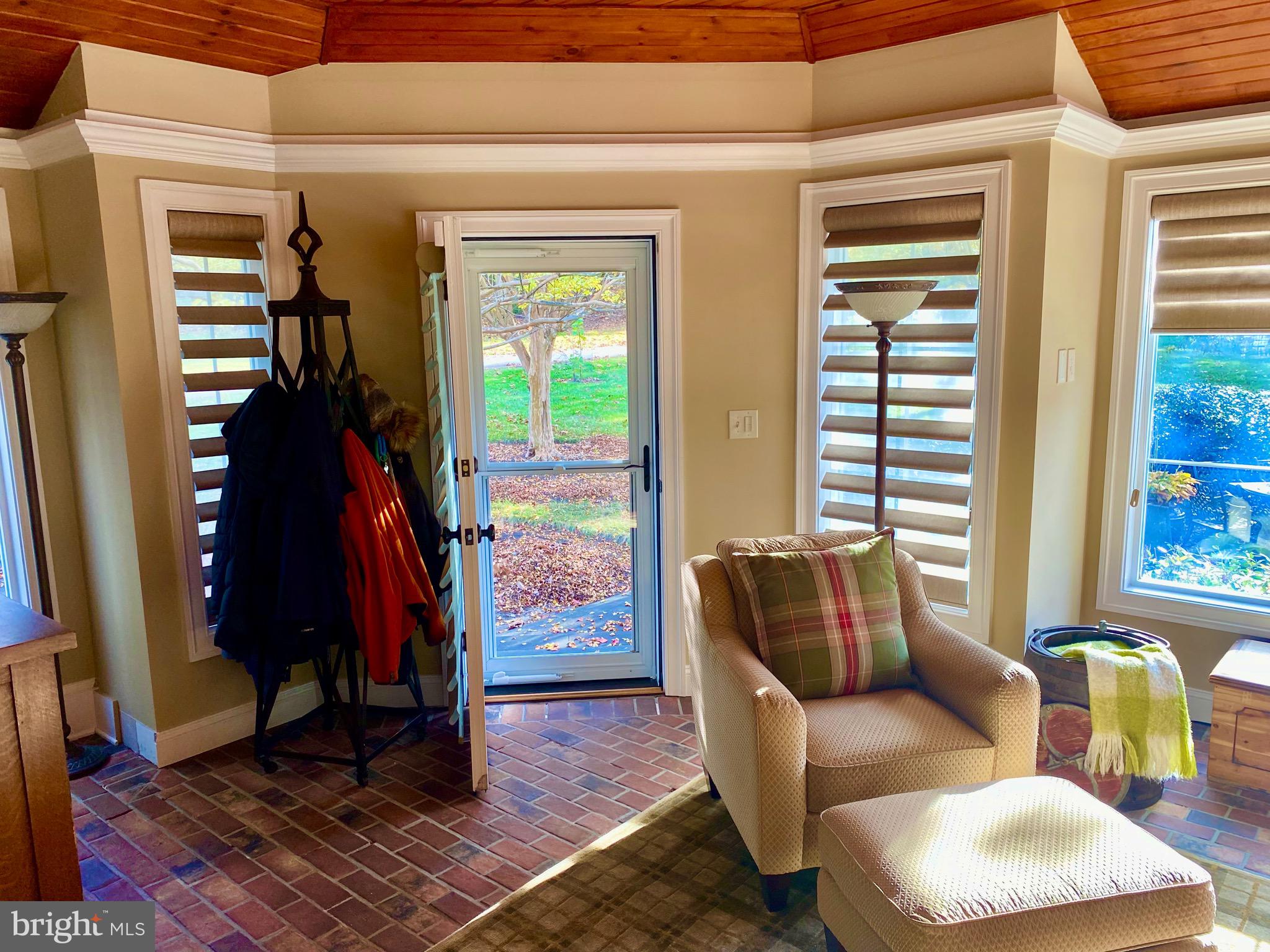 335 Dubois Rd